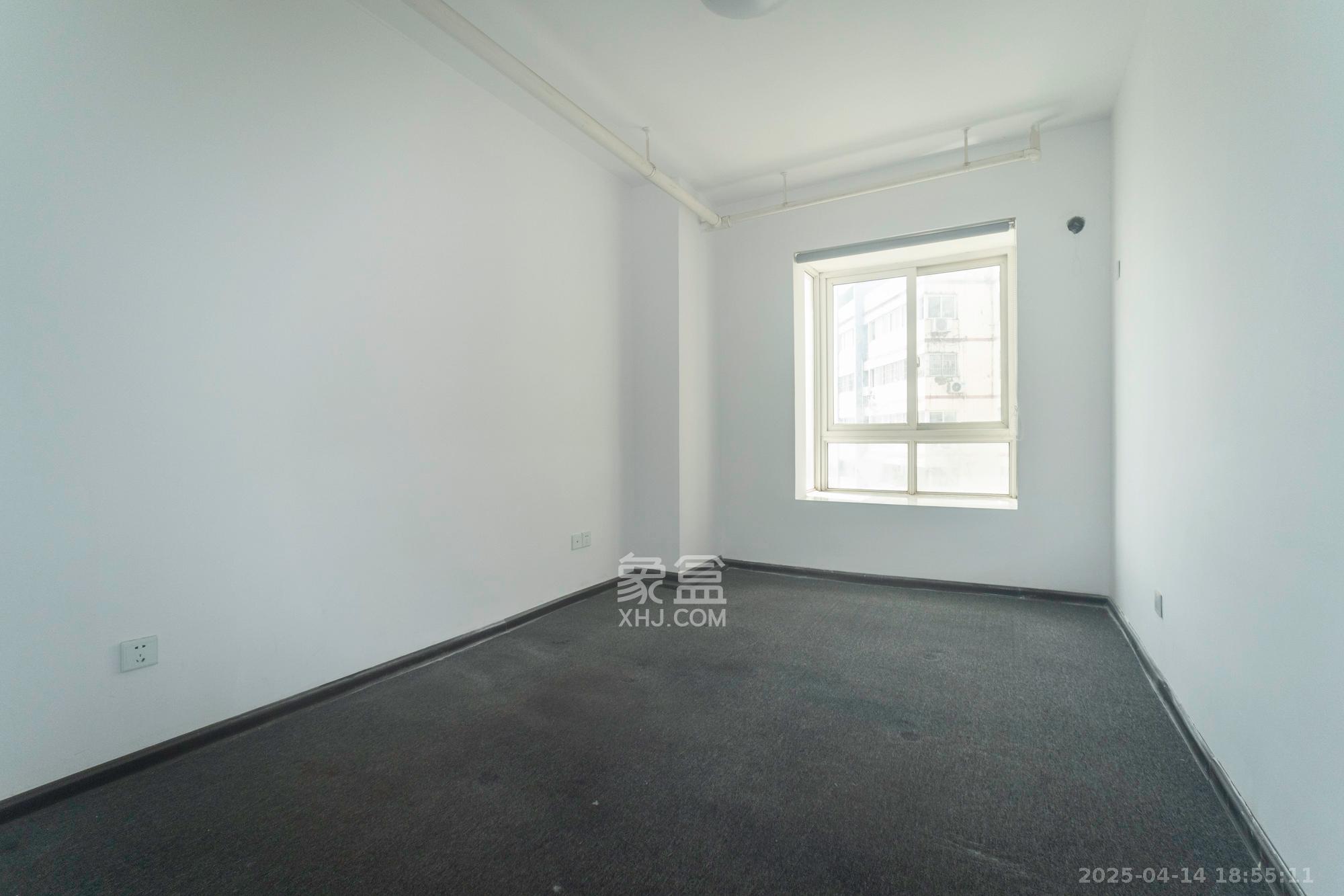 开源鑫阁 6室2厅3卫 108.0万 开源鑫阁 6室2厅3卫 108.0万卧室