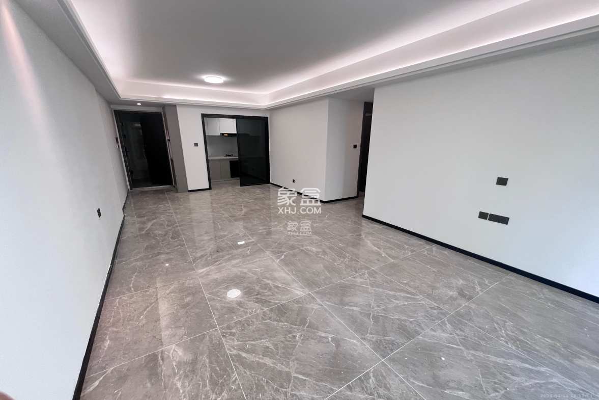 欣利梅溪左岸 3室2厅2卫 2800.0元/月 欣利梅溪左岸 3室2厅2卫 2800.0元/月室内图