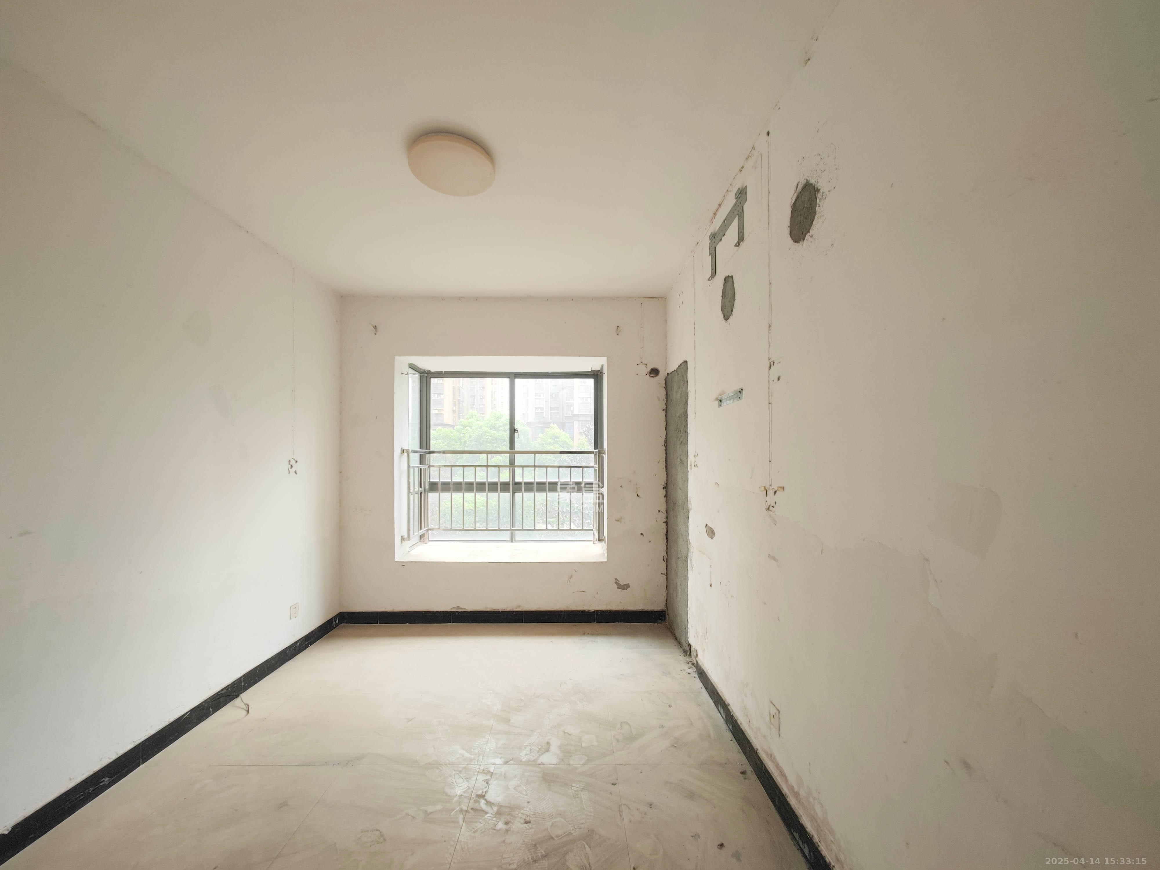 鑫天御景湾  3室2厅2卫    106.0万卧室