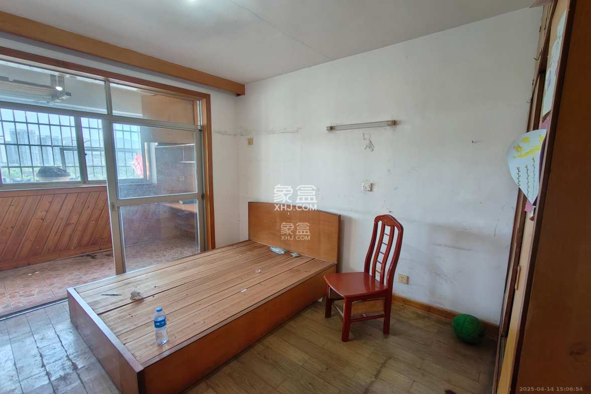 汽车发动机厂宿舍 2室2厅1卫 1400.0元/月 汽车发动机厂宿舍 2室2厅1卫 1400.0元/月室内图