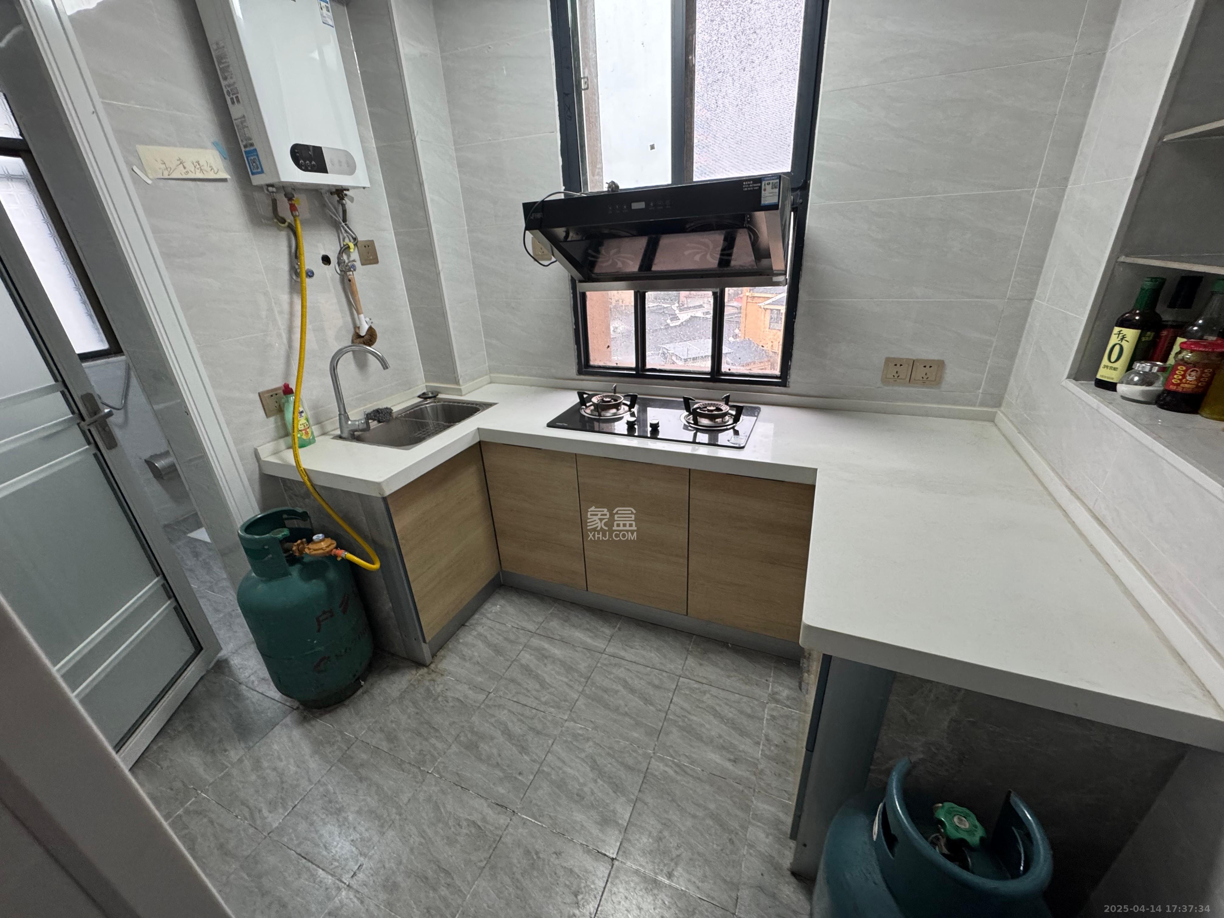 红泥山小区 2室2厅1卫 2000.0元/月 红泥山小区 2室2厅1卫 2000.0元/月室内图