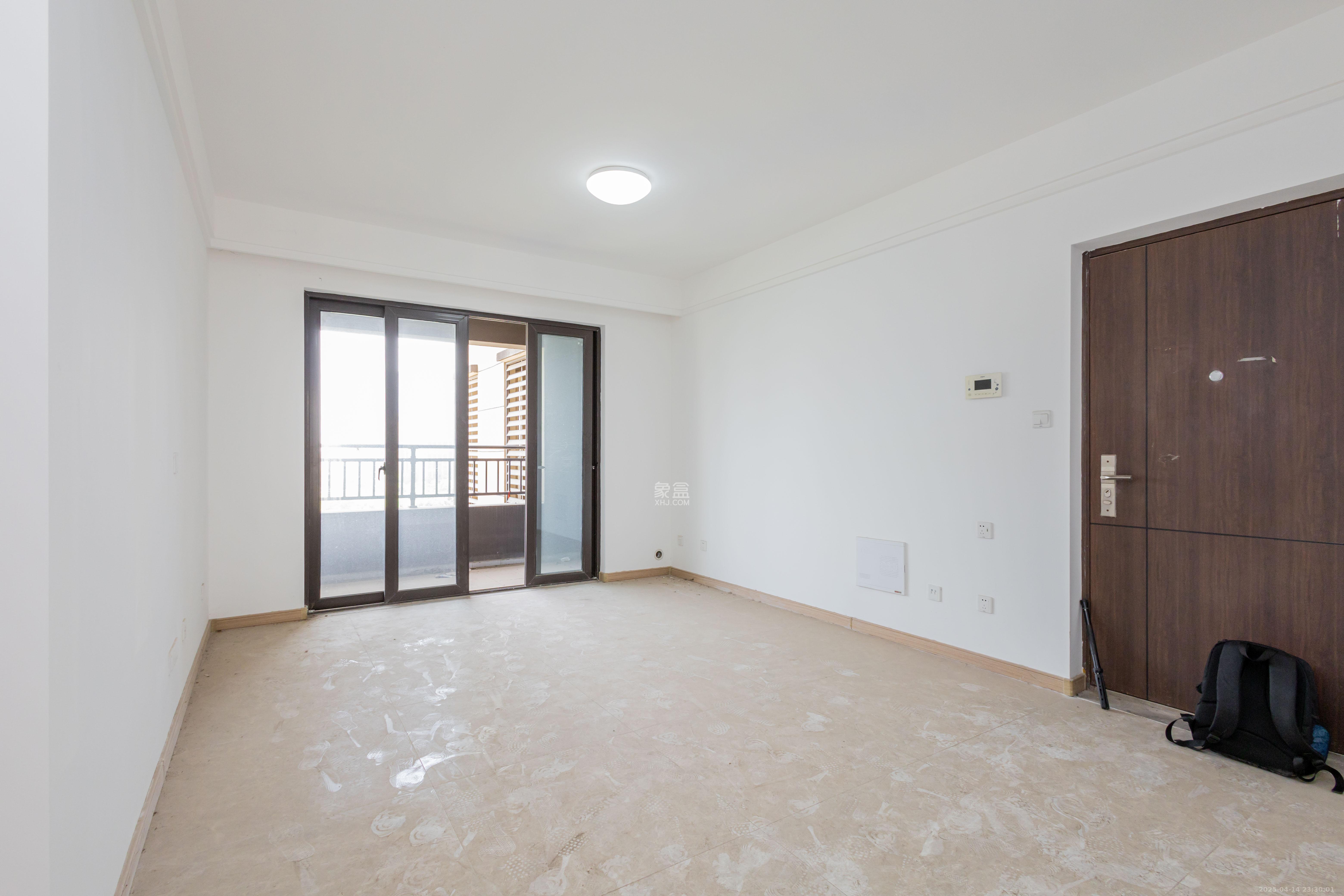 君合新城玺樾 3室2厅2卫 90.0万 君合新城玺樾 3室2厅2卫 90.0万客厅