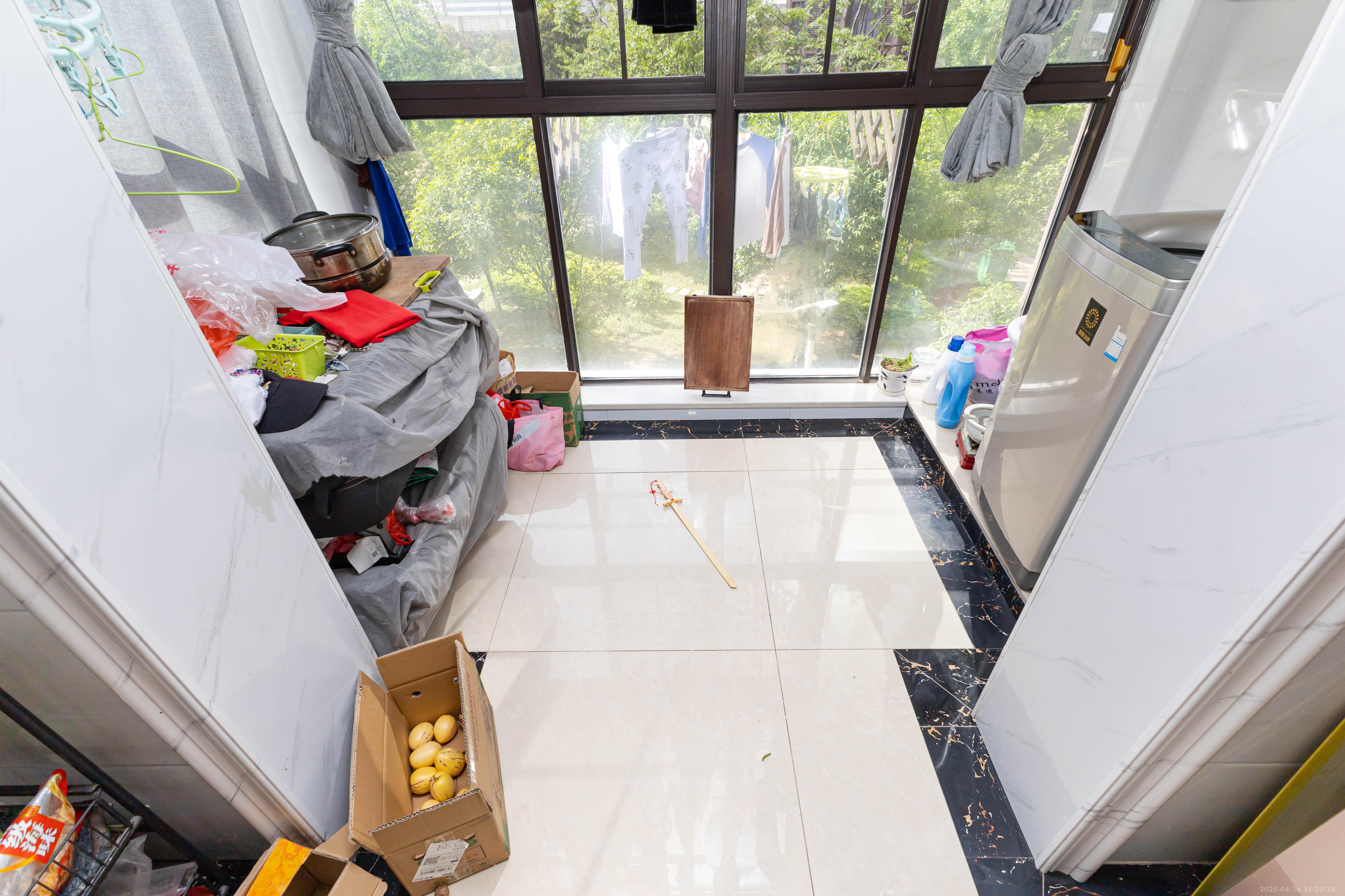 长燃新奥佳园  4室2厅2卫    99.8万 长燃新奥佳园  4室2厅2卫    99.8万阳台