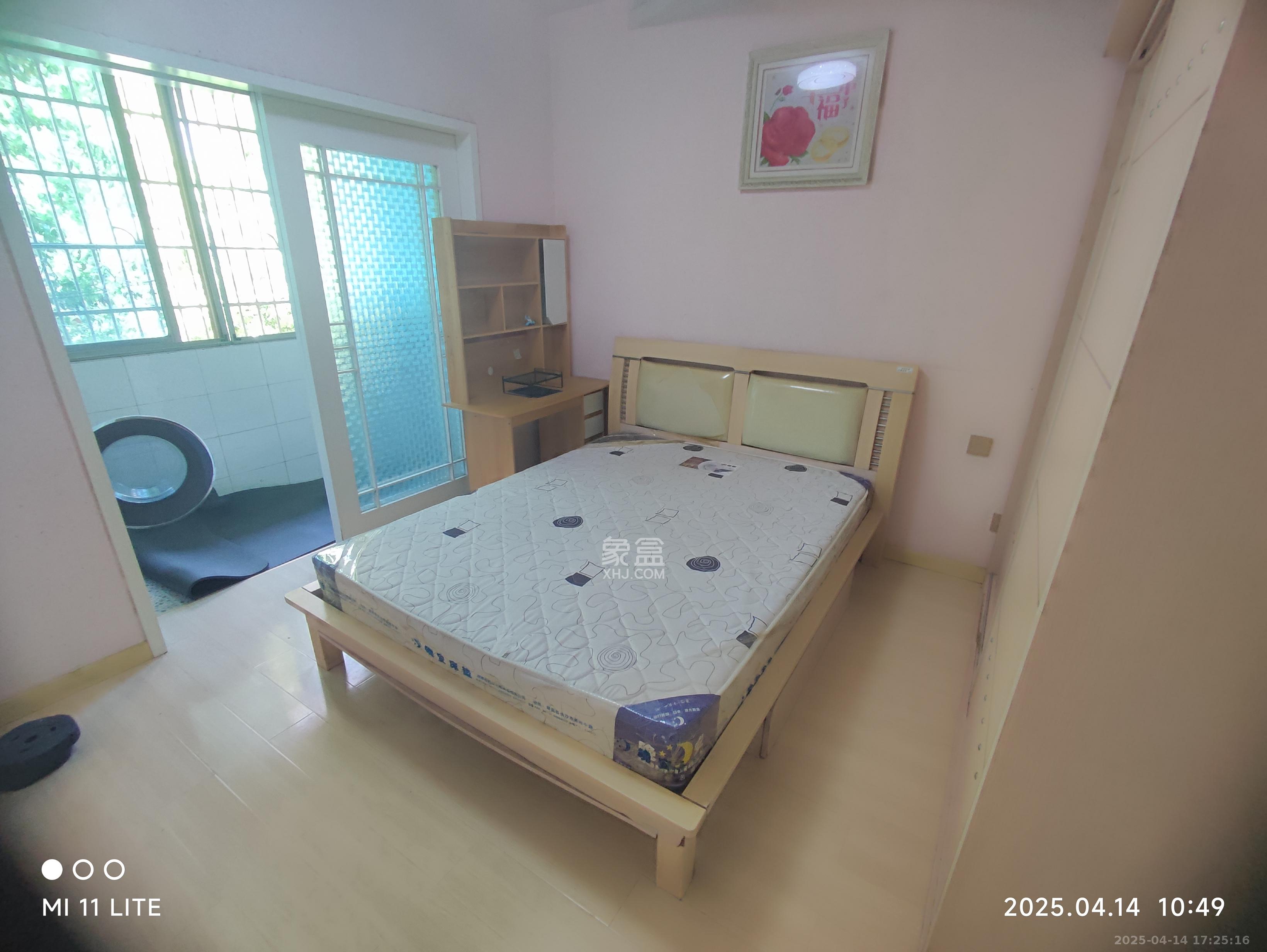 翡翠林居  3室2厅1卫   1800.00元/月室内图