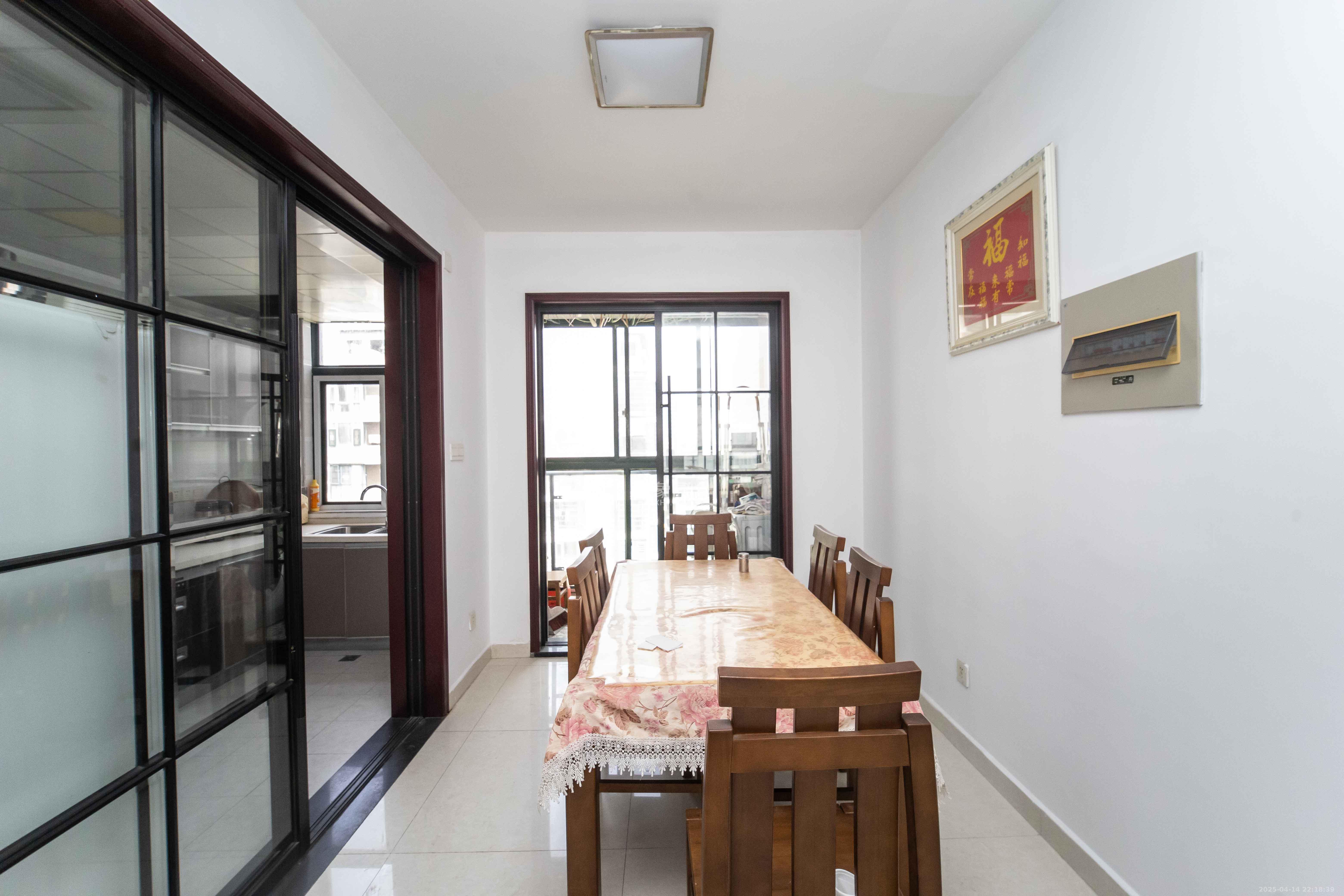 凯乐湘园 3室2厅2卫 90.0万 凯乐湘园 3室2厅2卫 90.0万客厅