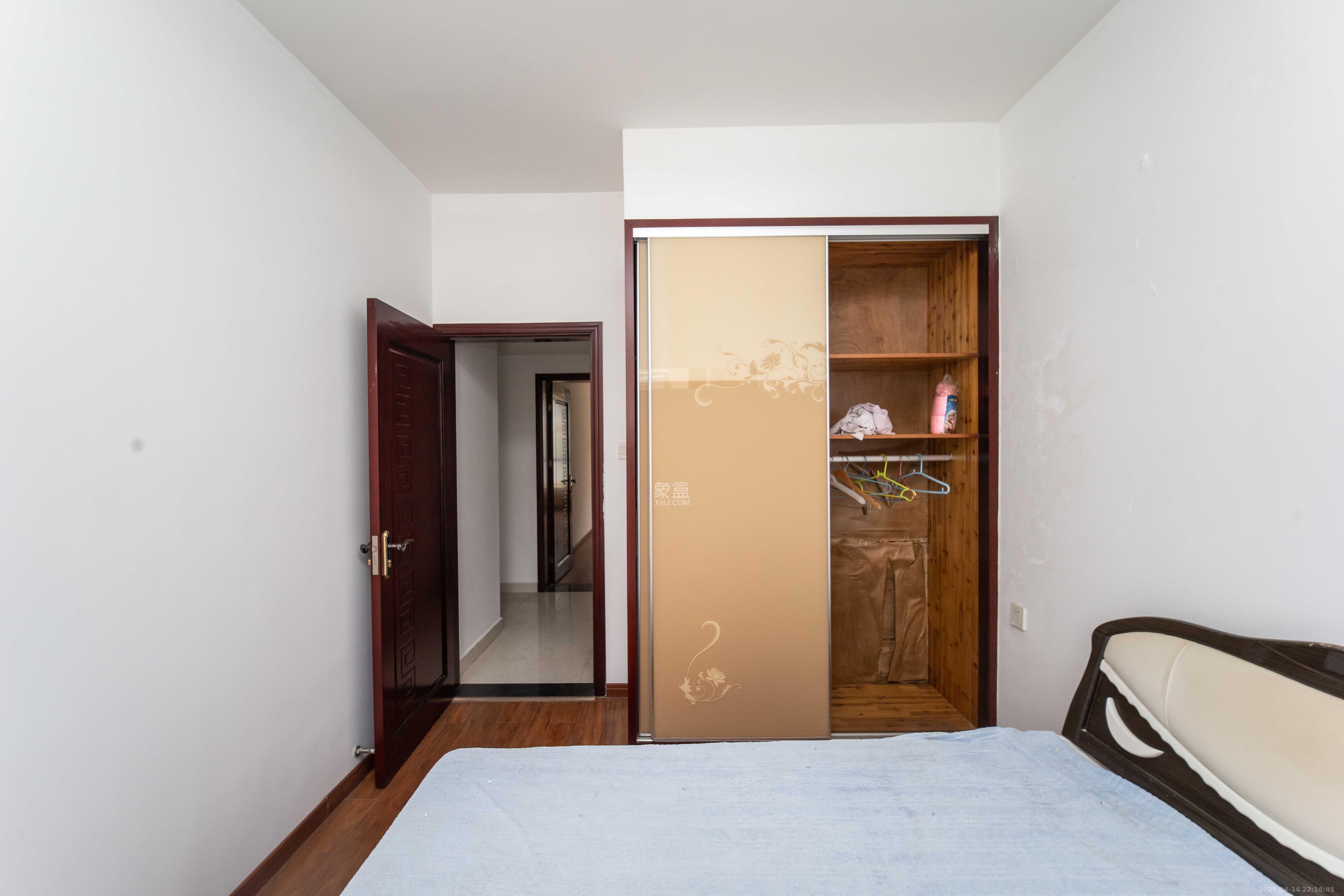 凯乐湘园 3室2厅2卫 90.0万 凯乐湘园 3室2厅2卫 90.0万卧室