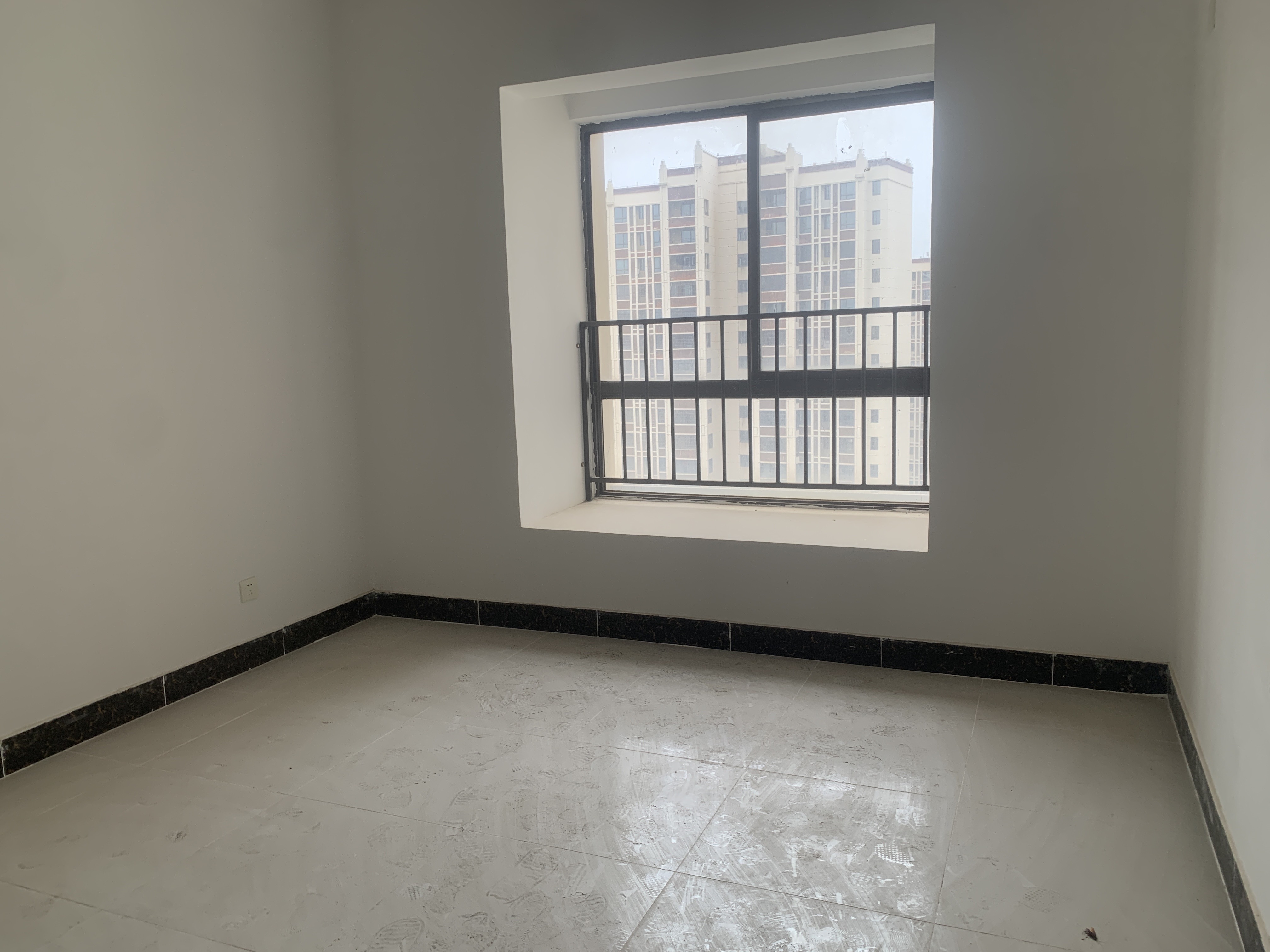 绿地城曦园 3室2厅2卫 99.0万 绿地城曦园 3室2厅2卫 99.0万客厅