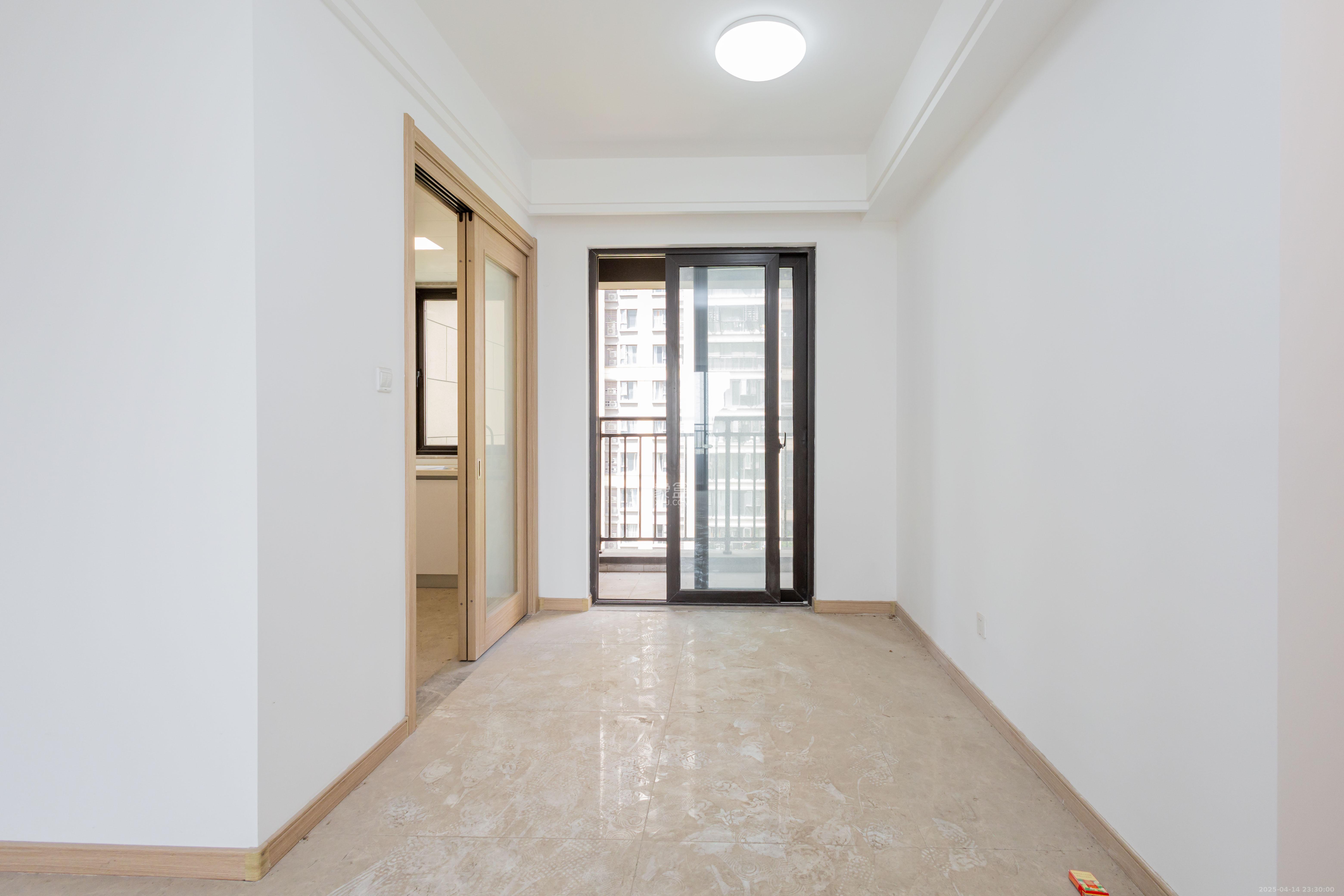 君合新城玺樾 3室2厅2卫 90.0万 君合新城玺樾 3室2厅2卫 90.0万客厅