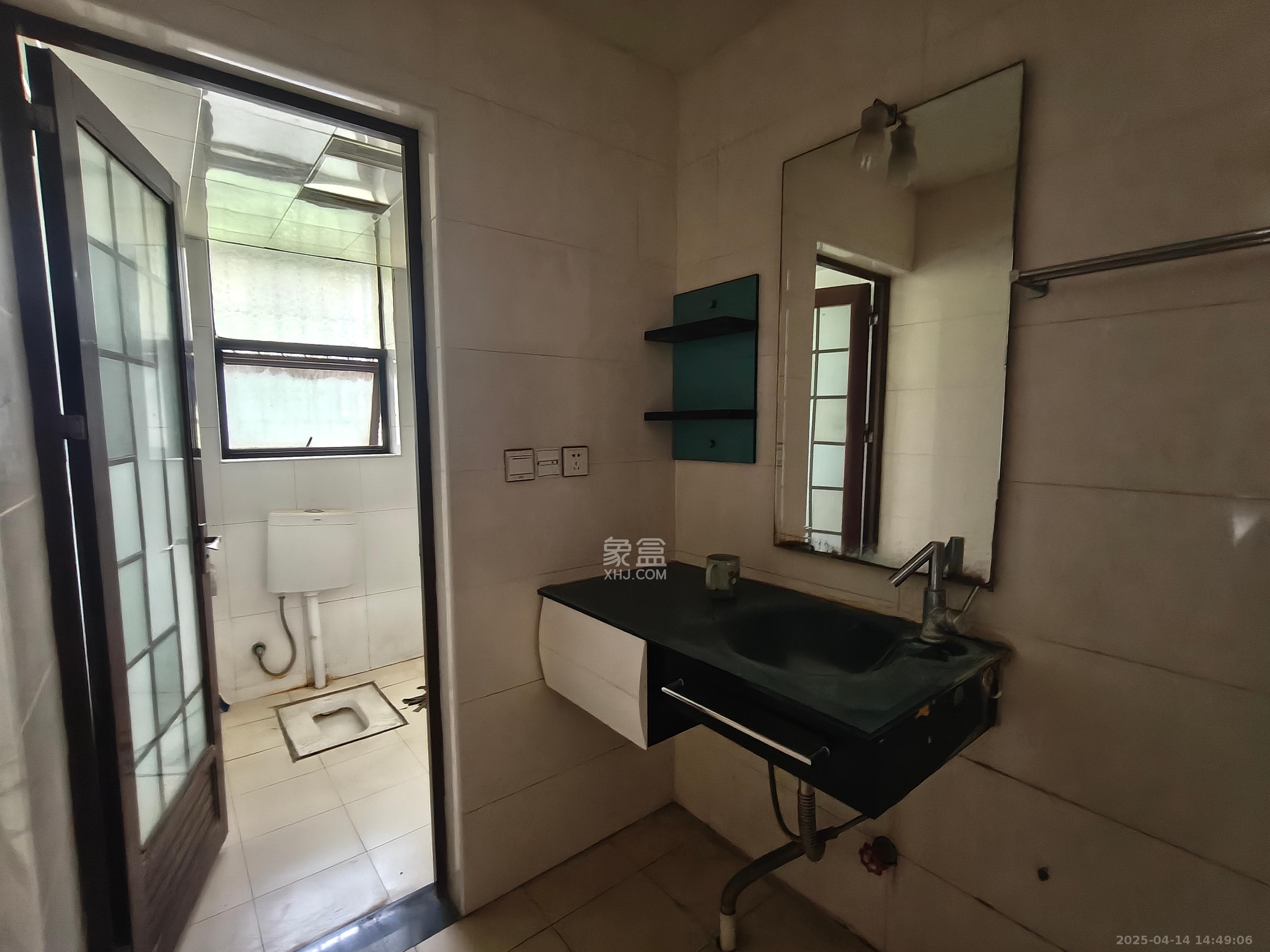 湘诚嘉园 3室2厅2卫 3500.0元/月 湘诚嘉园 3室2厅2卫 3500.0元/月室内图