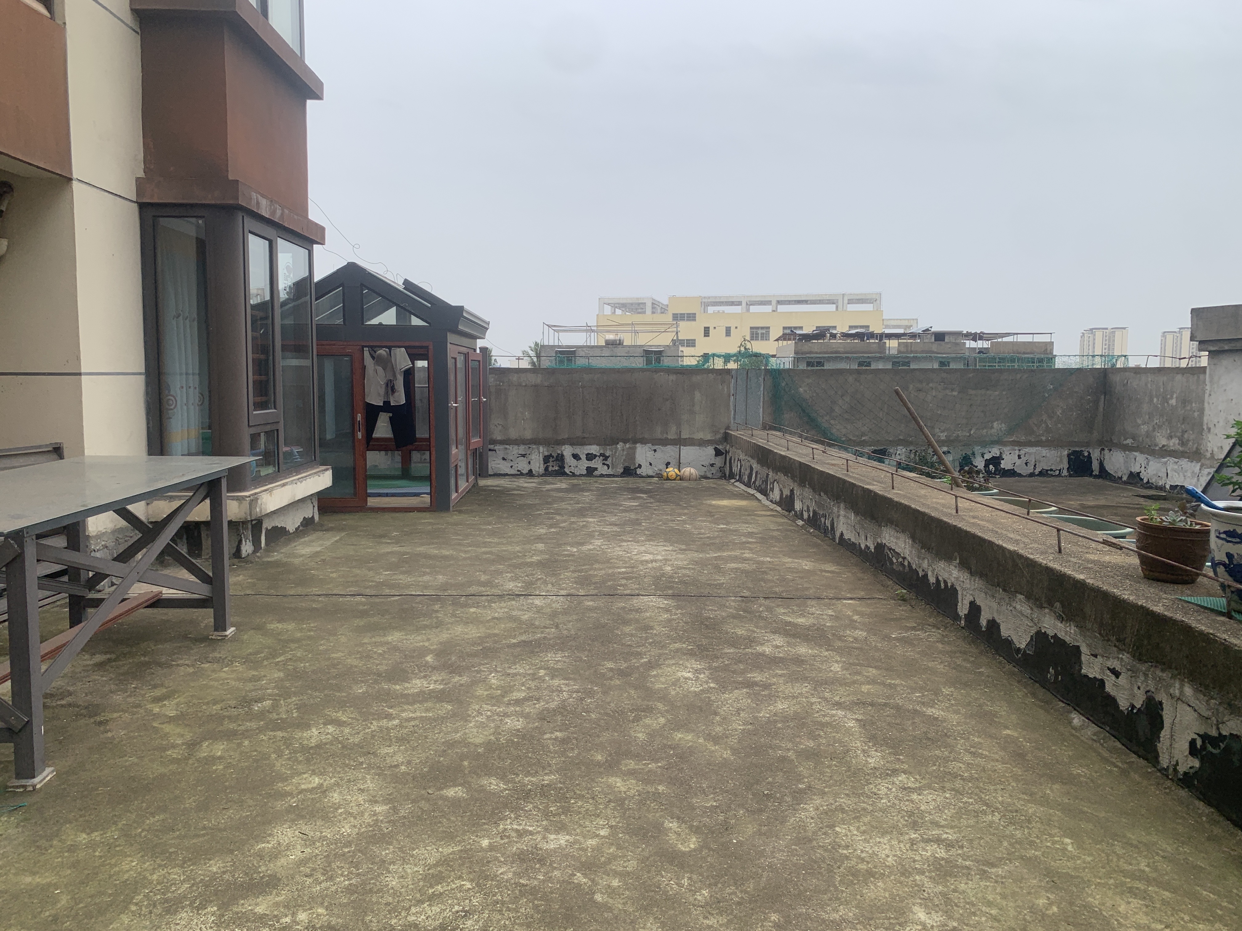 绿地城逸园 3室2厅2卫 150.0万 绿地城逸园 3室2厅2卫 150.0万客厅