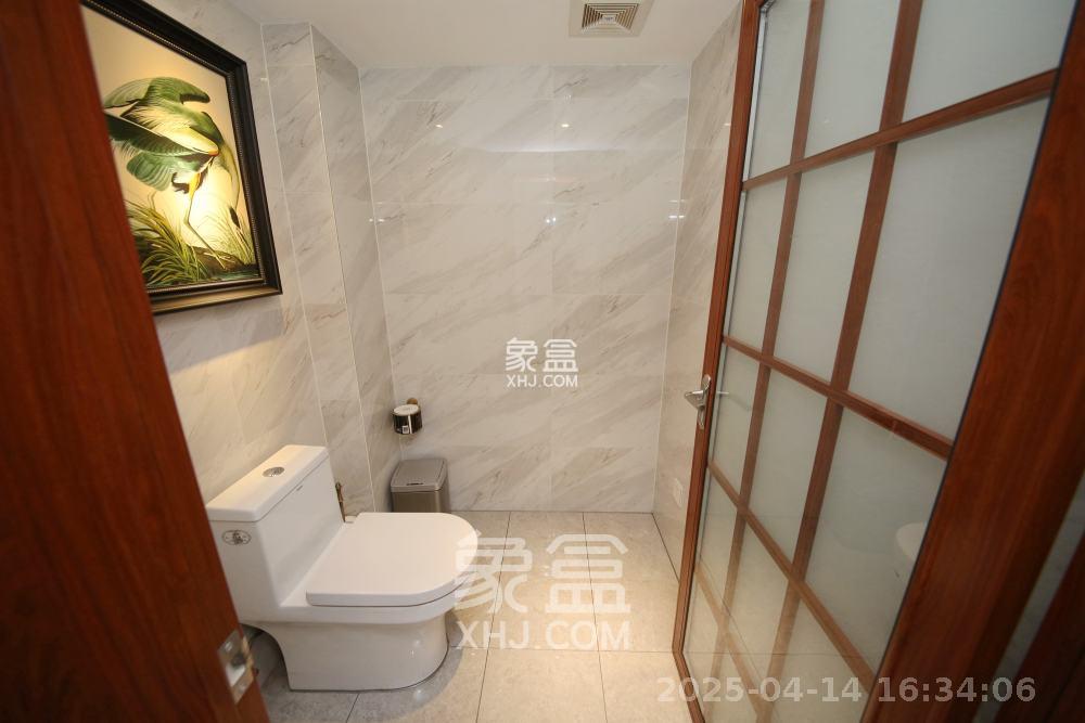 红橡华园(菲莎公馆)  4室2厅2卫   4500.00元/月室内图