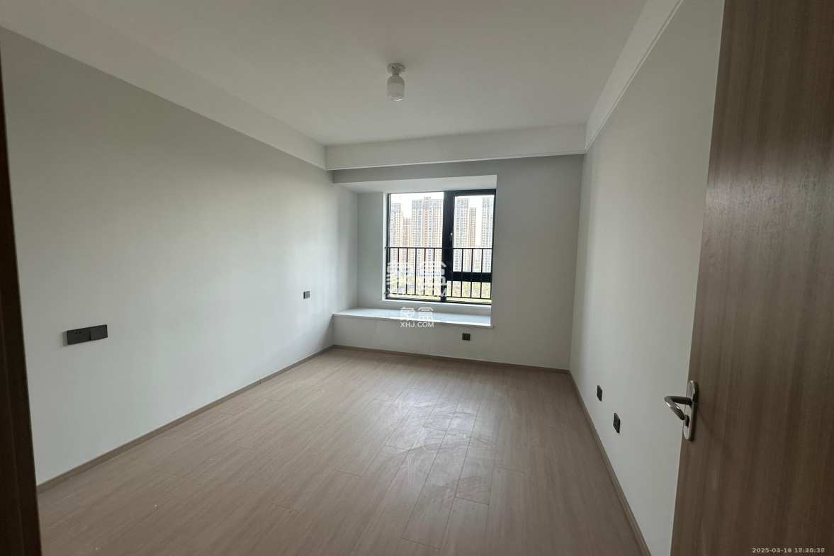 华润凯旋门一期 5室2厅2卫 5500.0元/月 华润凯旋门一期 5室2厅2卫 5500.0元/月室内图