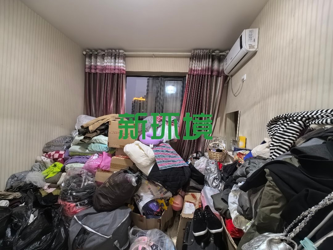 蓝色港湾  3室2厅2卫   46.80万客厅