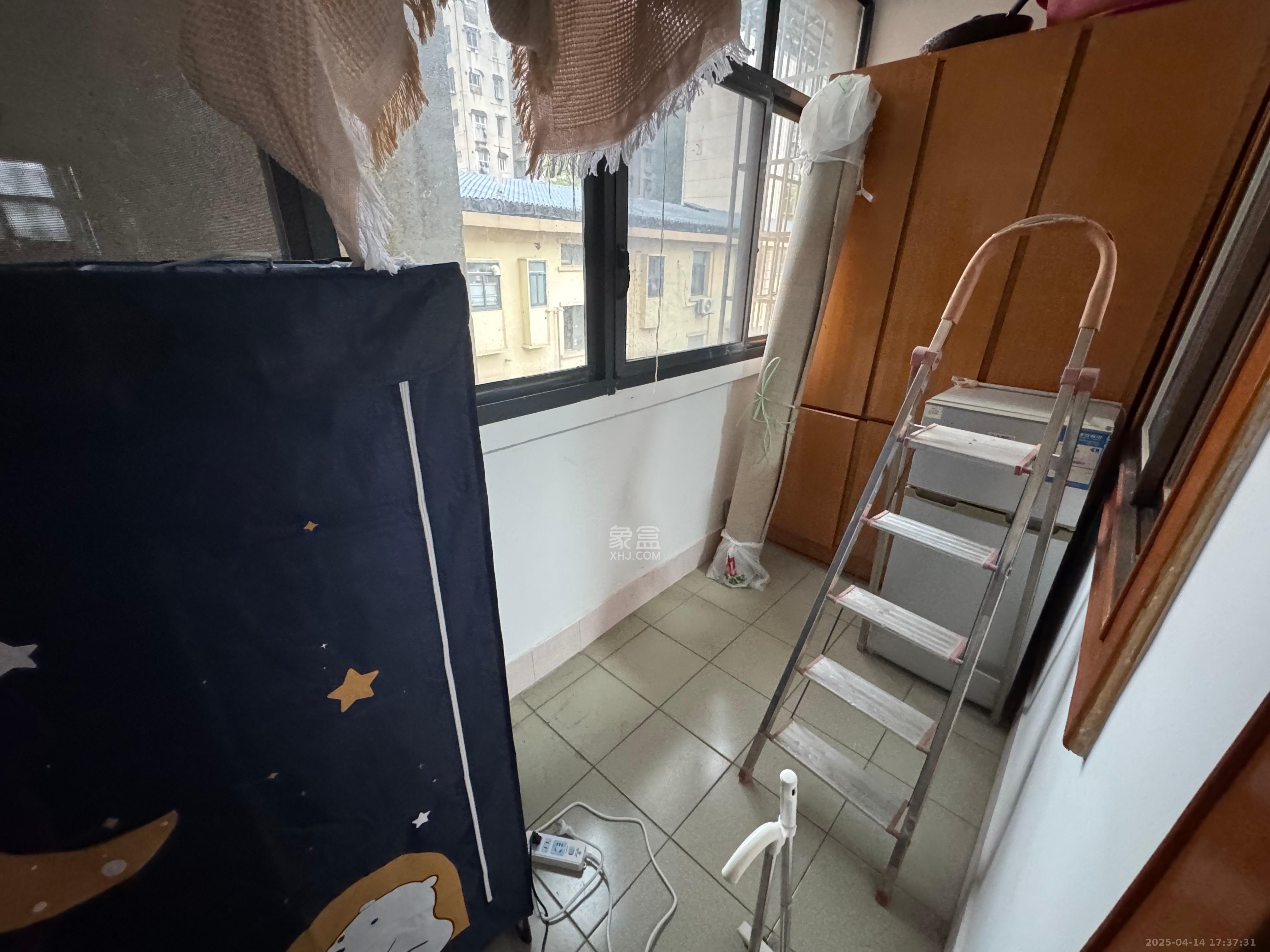 红泥山小区 2室2厅1卫 2000.0元/月 红泥山小区 2室2厅1卫 2000.0元/月室内图