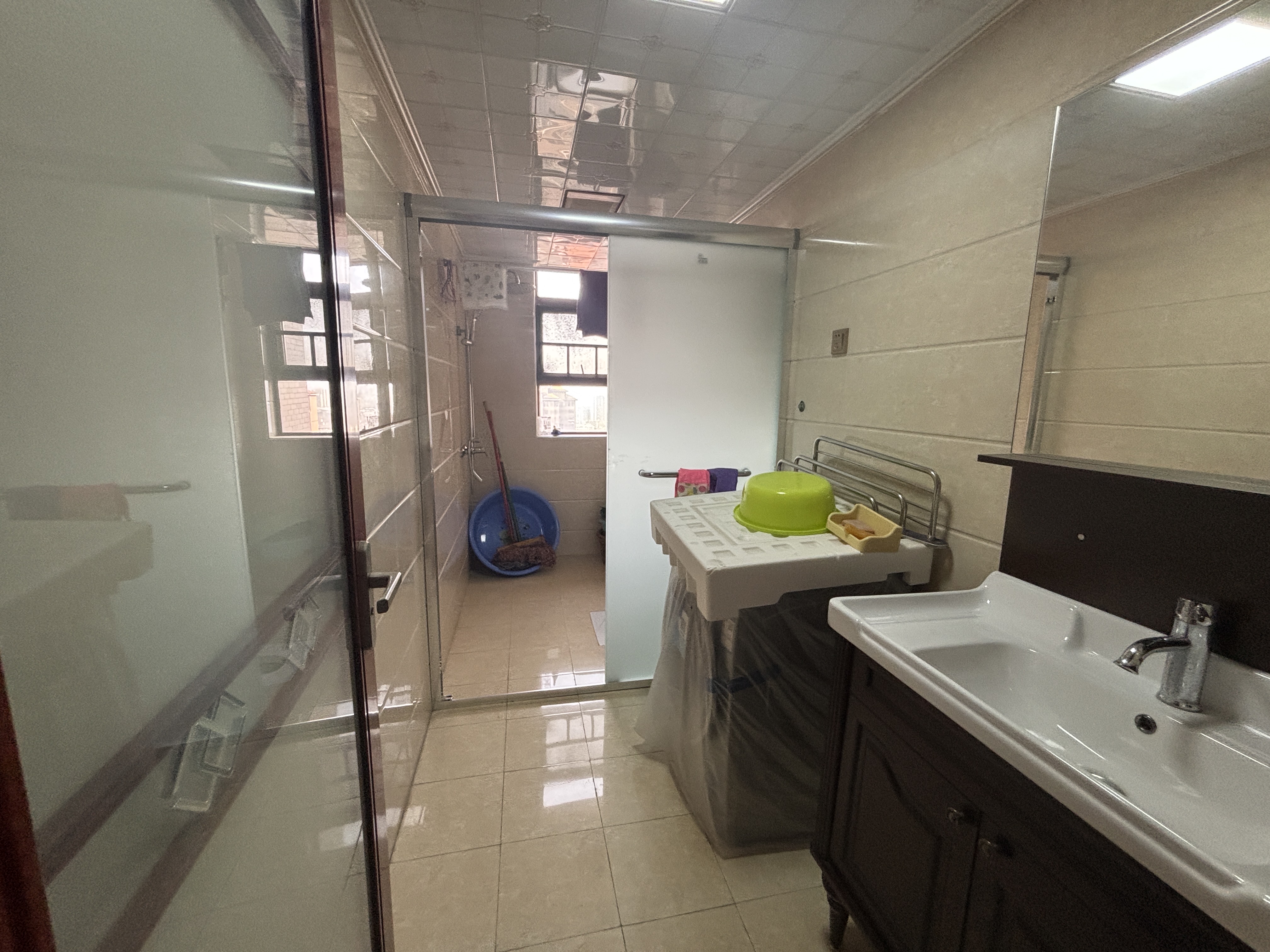 湾田和悦  4室2厅2卫    150.0万 湾田和悦  4室2厅2卫    150.0万客厅