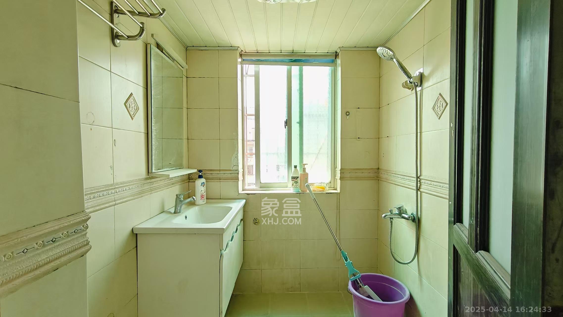 鑫溪大厦  2室2厅1卫    3600.0元/月 鑫溪大厦  2室2厅1卫    3600.0元/月室内图