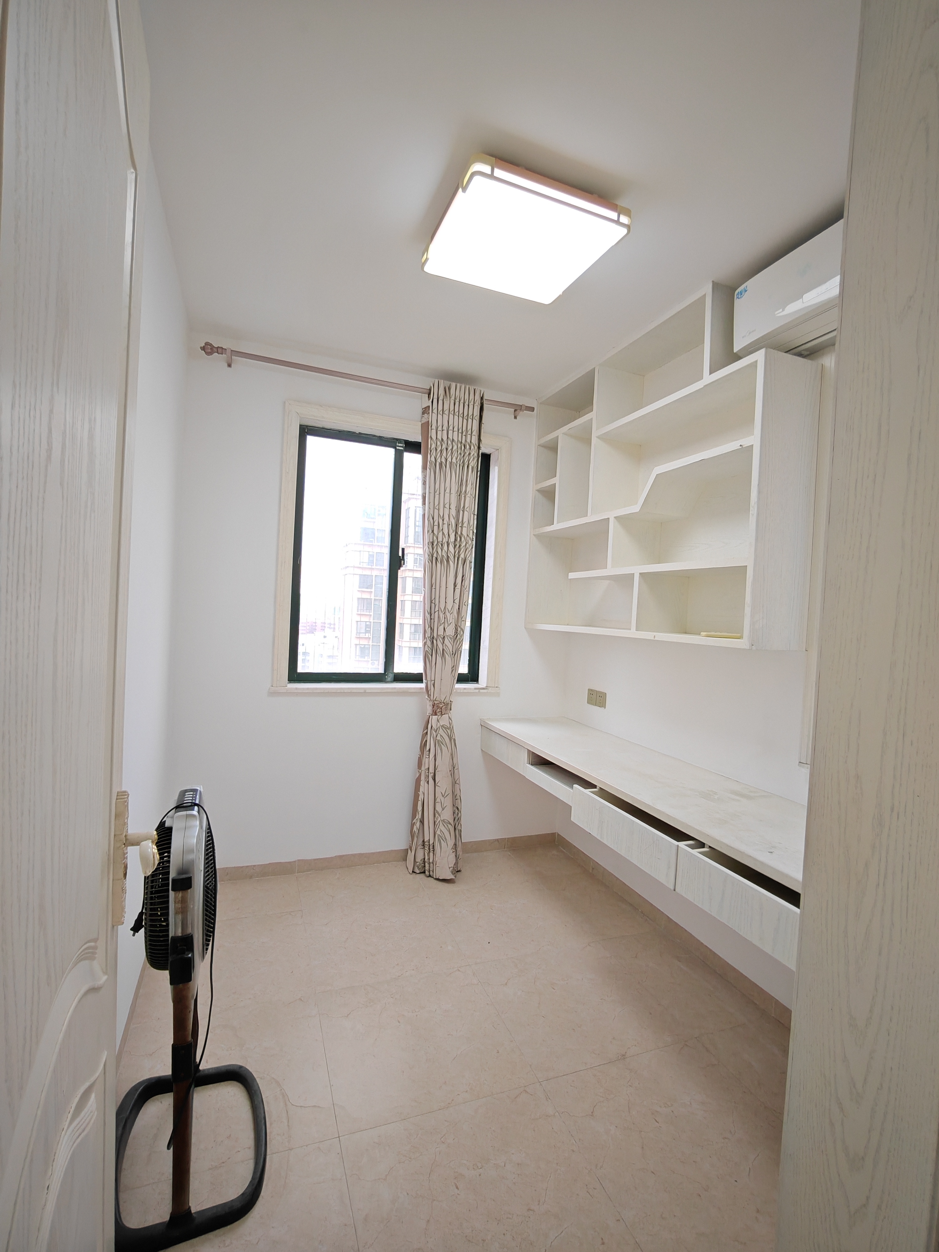 海阔天空-国瑞城二期(雅仕苑) 4室2厅2卫 330.0万 海阔天空-国瑞城二期(雅仕苑) 4室2厅2卫 330.0万室内图