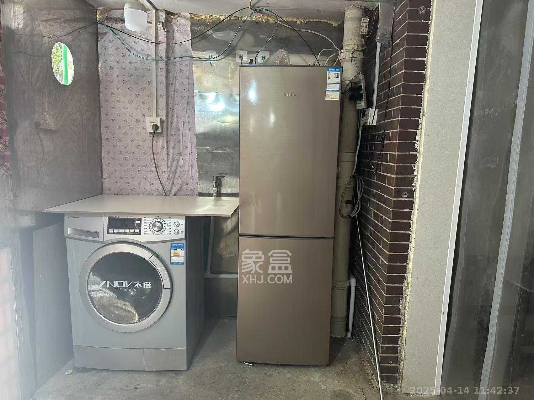 鄱阳小区 1室1厅1卫 500.0元/月 鄱阳小区 1室1厅1卫 500.0元/月室内图