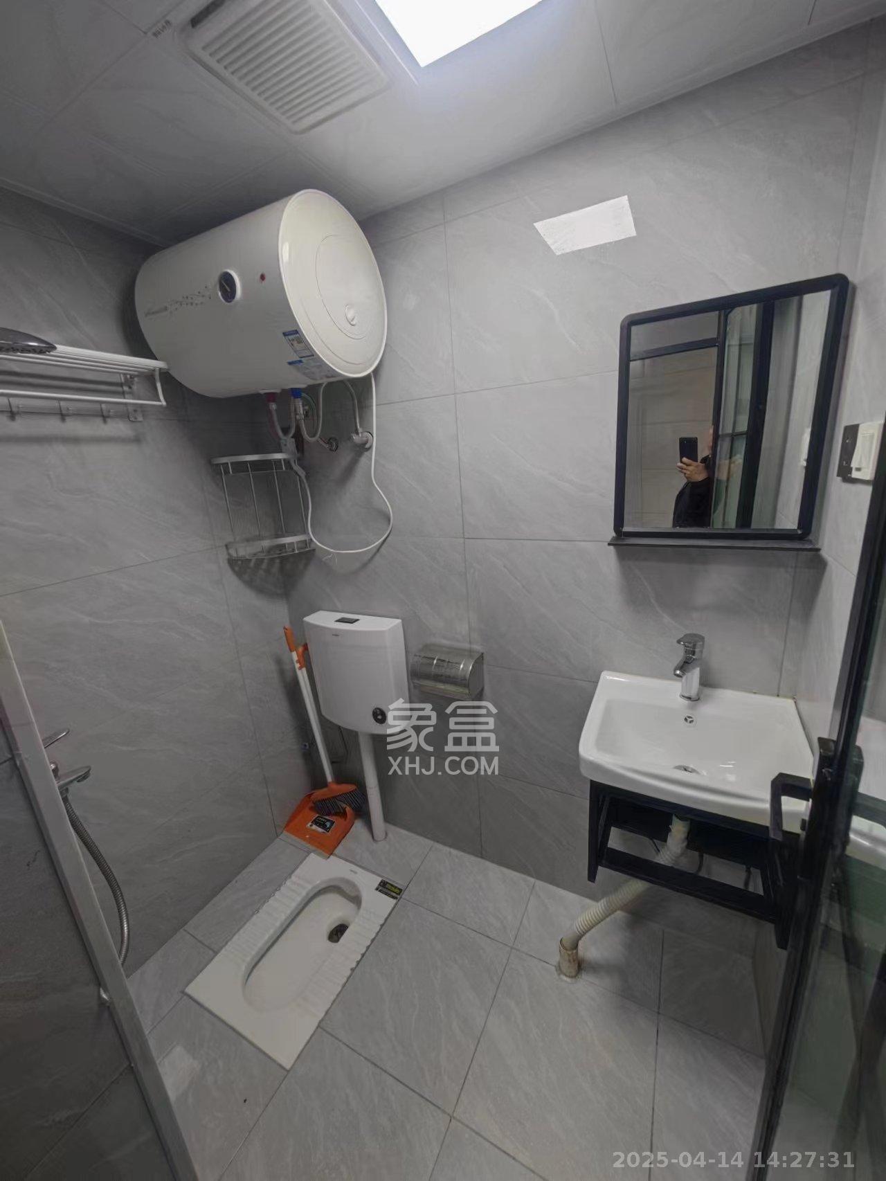八家湾小区  1室1厅1卫    1100.0元/月室内图