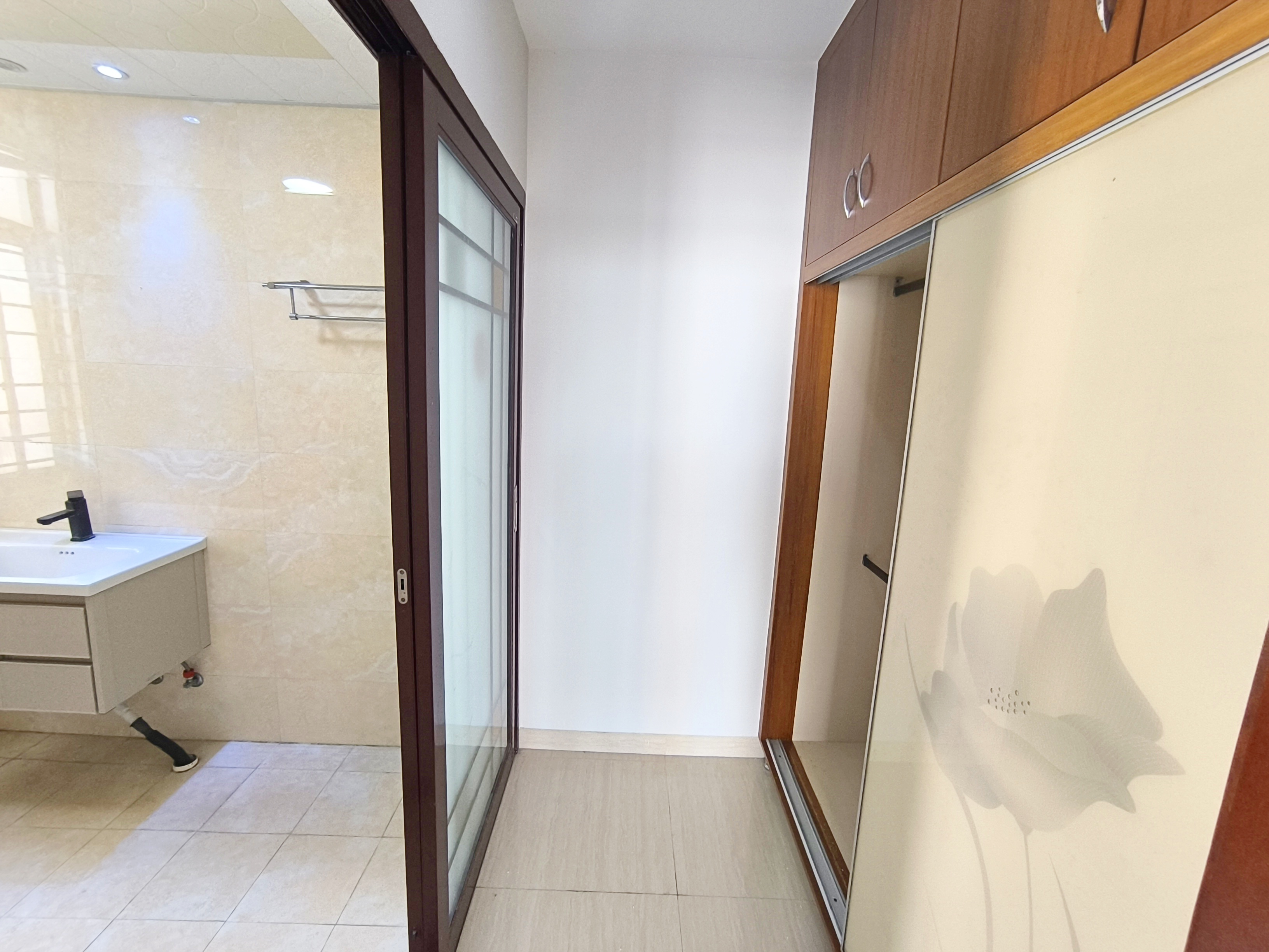 上城名都  3室2厅2卫    2800.0元/月