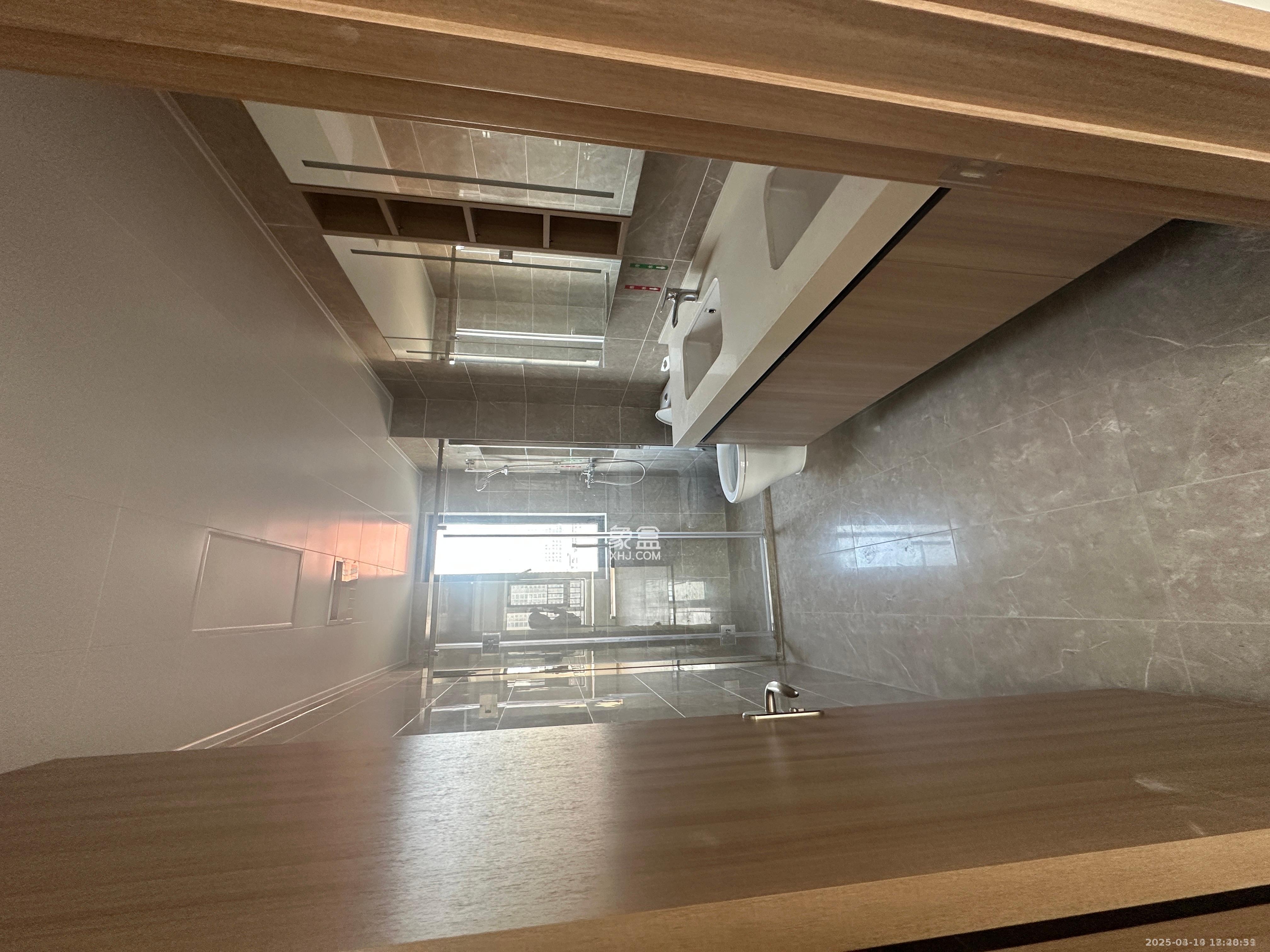 华润凯旋门一期 5室2厅2卫 5500.0元/月 华润凯旋门一期 5室2厅2卫 5500.0元/月室内图