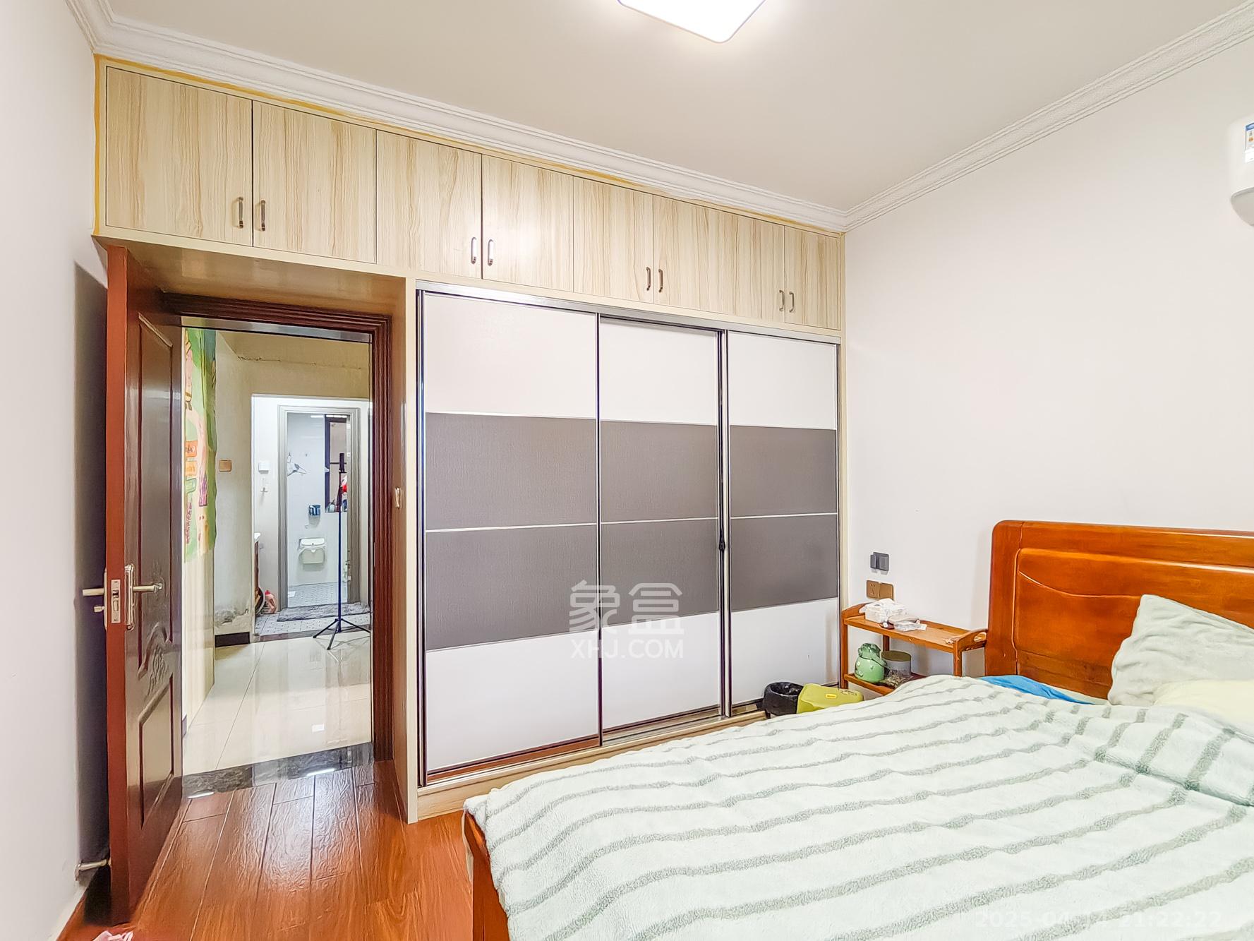 湖湾世景 3室2厅1卫 69.8万 湖湾世景 3室2厅1卫 69.8万卧室