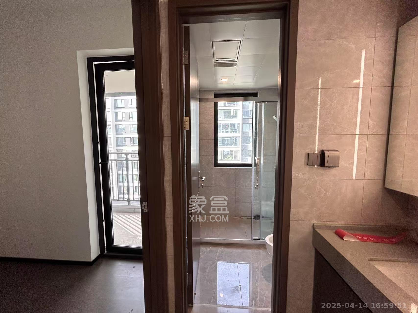 美的云樾  4室2厅3卫   5600.00元/月室内图