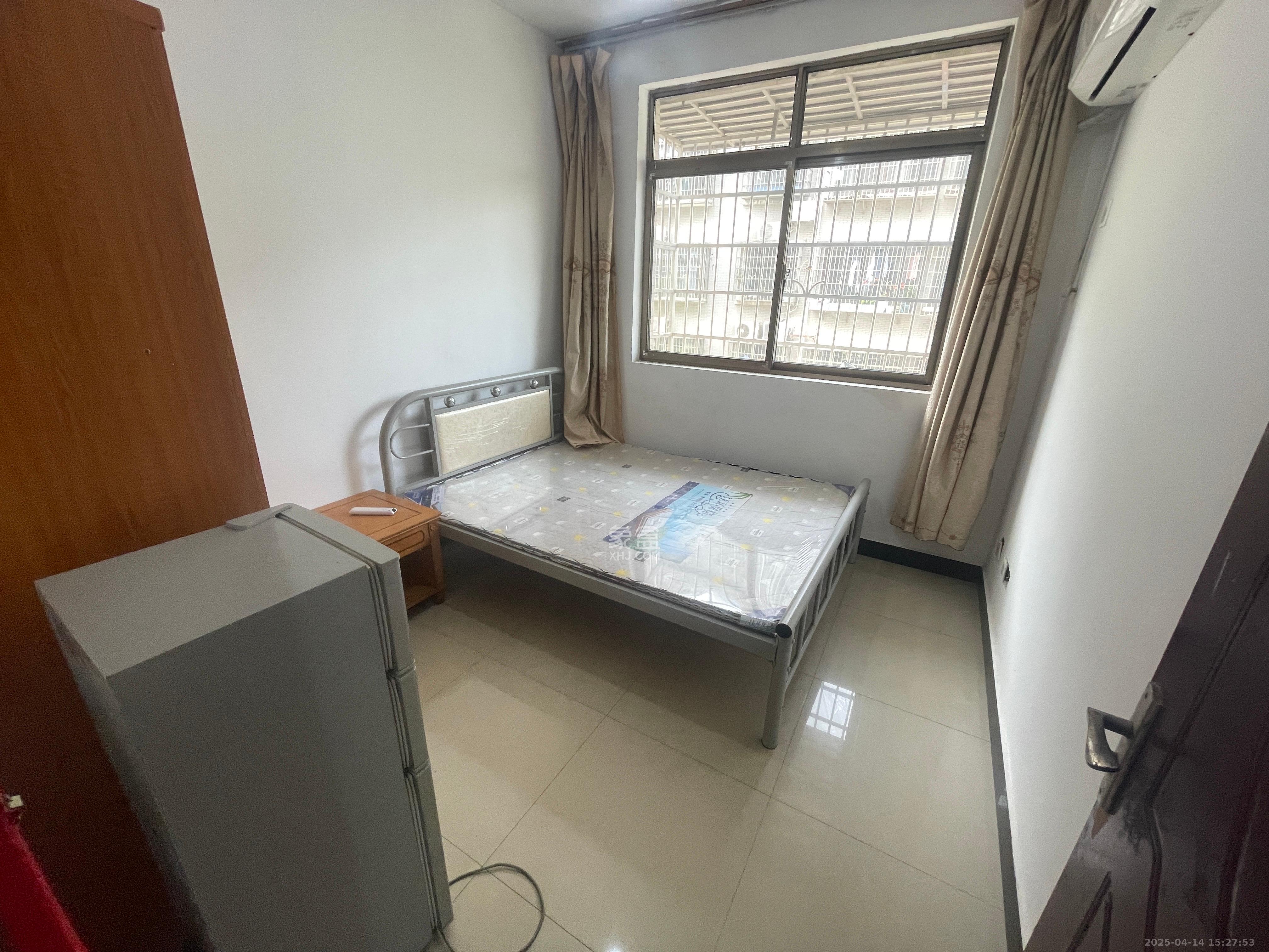 花桥钢材市场(花桥小区) 2室2厅1卫 1500.0元/月 花桥钢材市场(花桥小区) 2室2厅1卫 1500.0元/月室内图