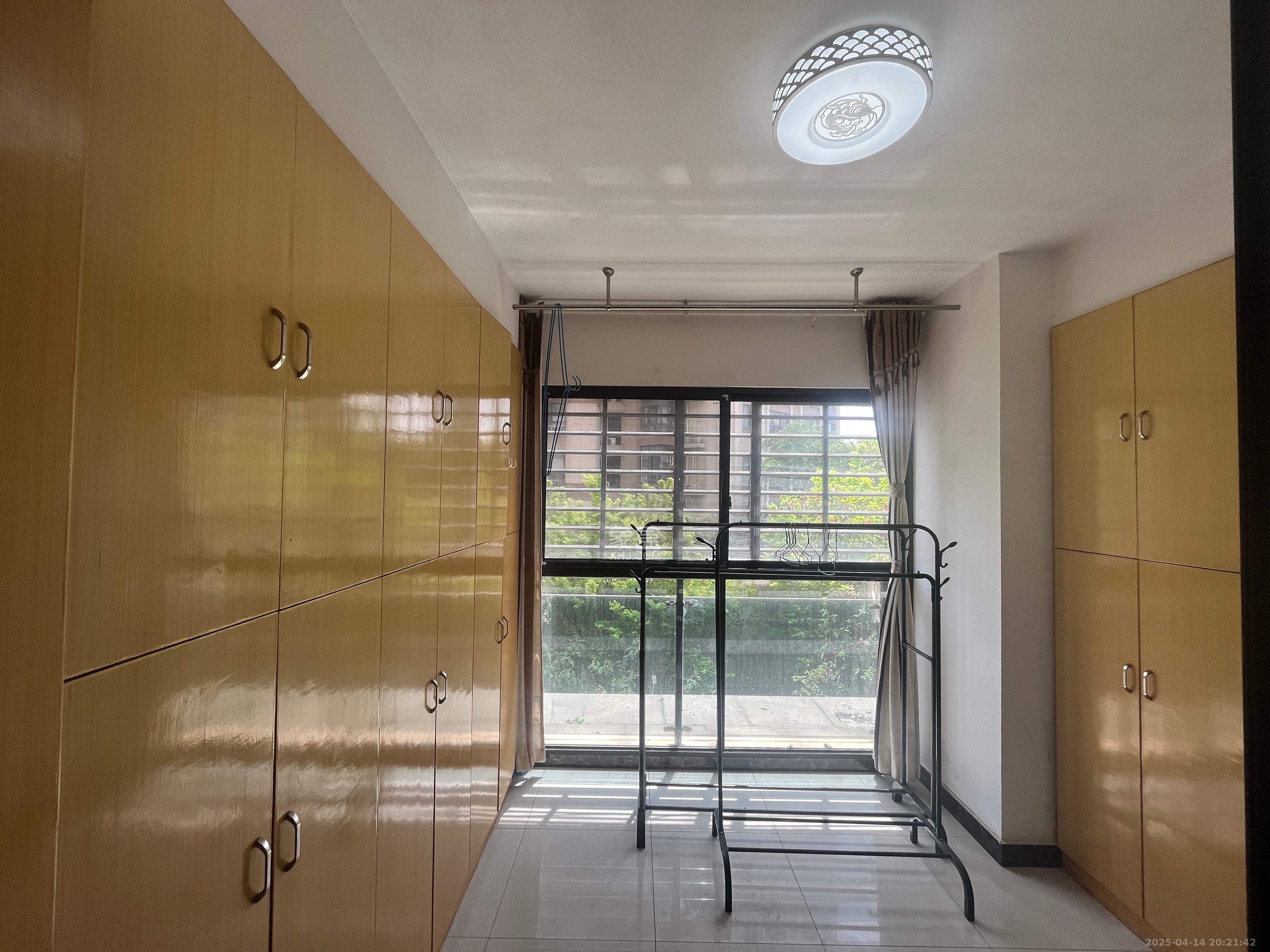 达美D6区  3室2厅1卫   3100.00元/月室内图