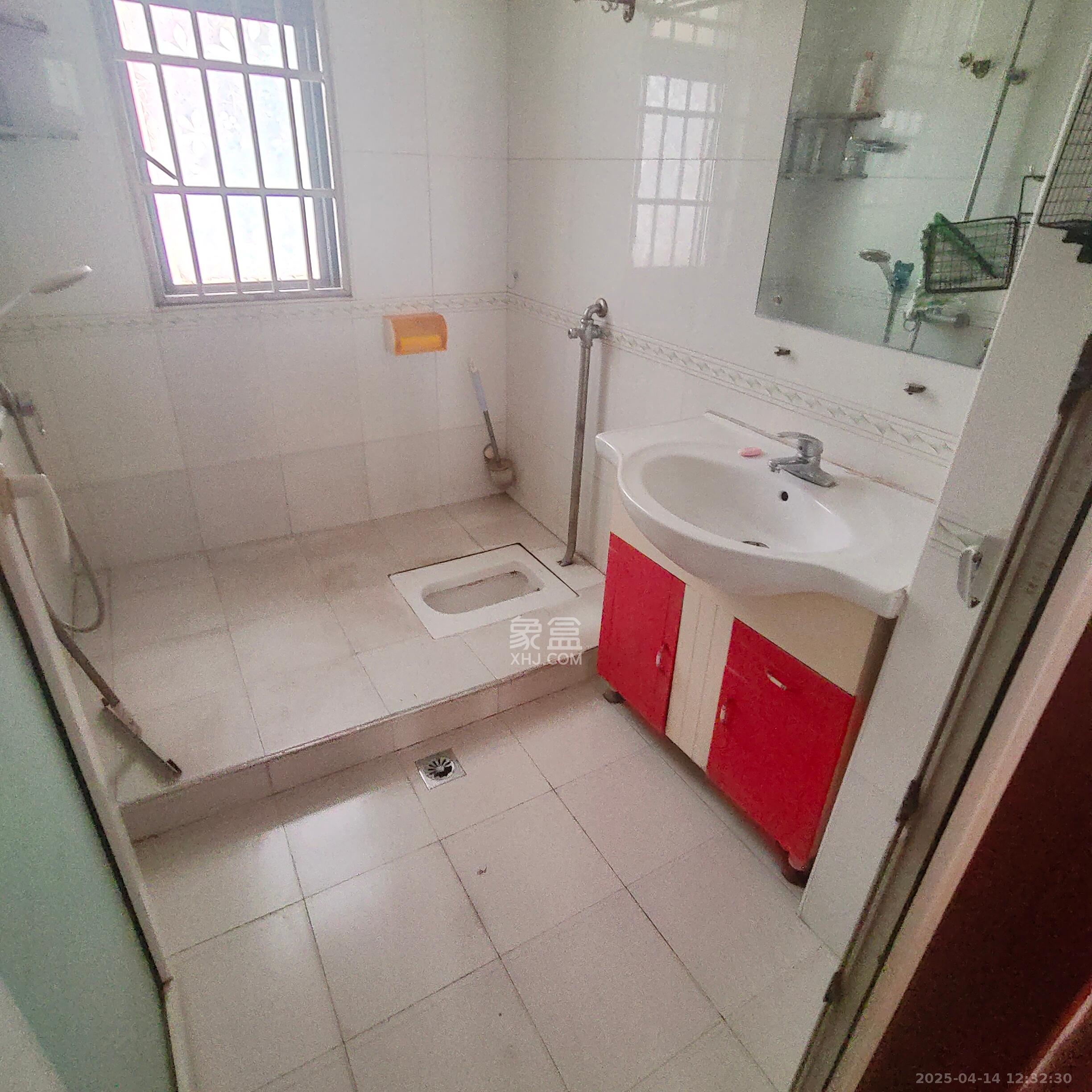 水岸天际(一期、二期) 2室2厅1卫 2200.0元/月 水岸天际(一期、二期) 2室2厅1卫 2200.0元/月室内图