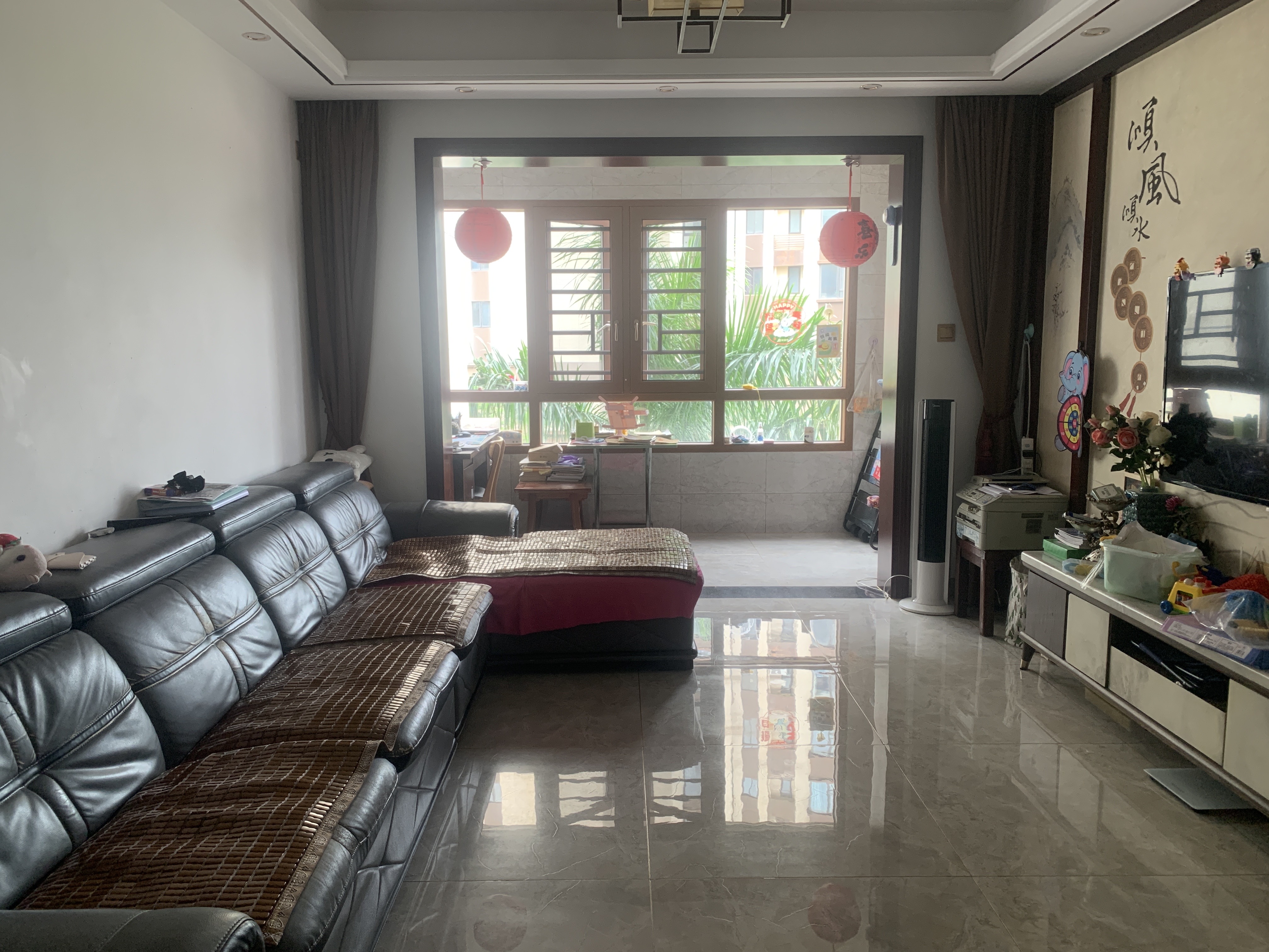 绿地城逸园 3室2厅2卫 150.0万 绿地城逸园 3室2厅2卫 150.0万客厅