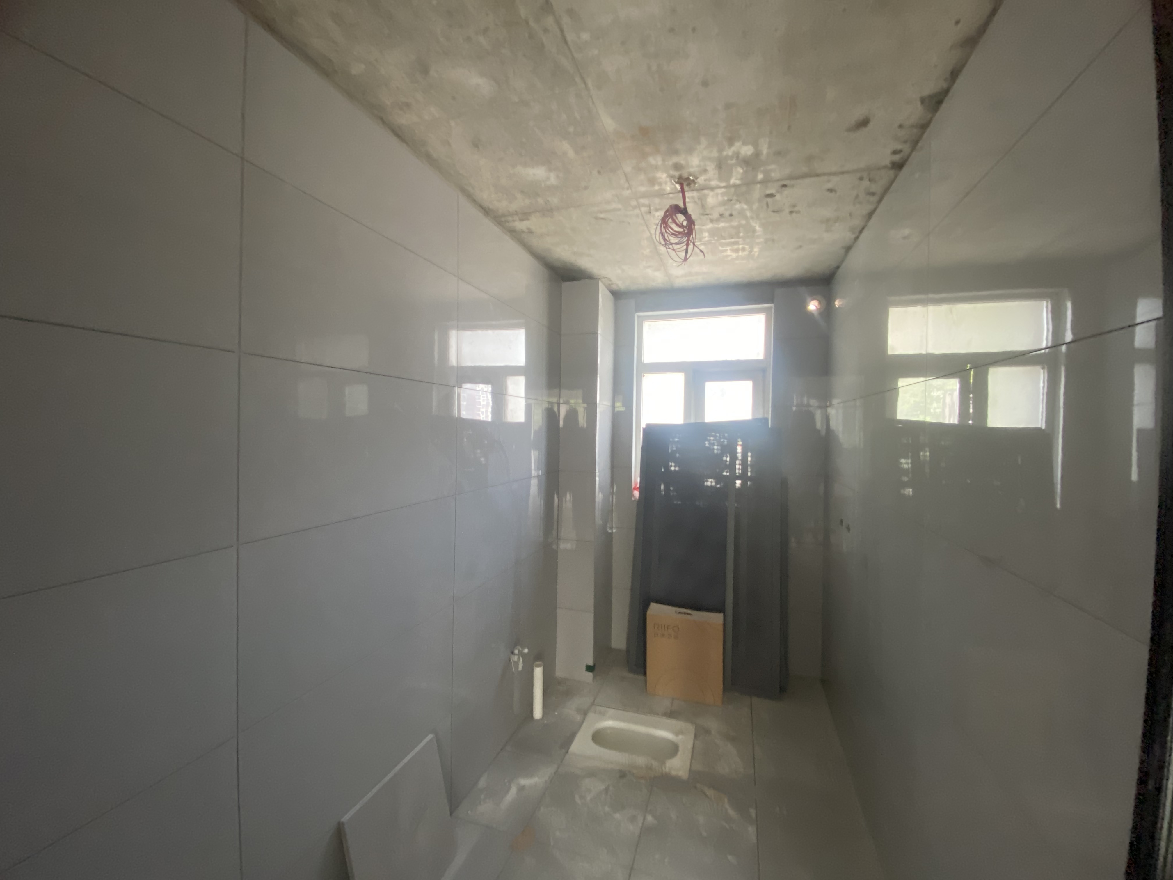 碧桂园梓山府  3室2厅2卫   2200.00元/月室内图