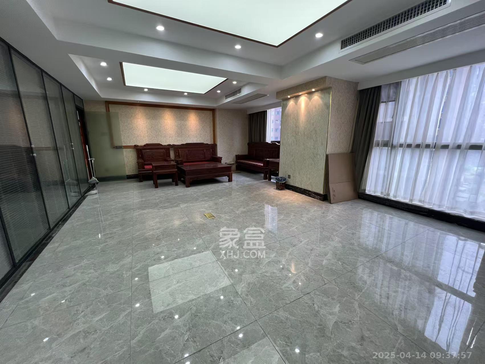 京武浪琴山一、二期 1室2厅2卫 4000.0元/月 京武浪琴山一、二期 1室2厅2卫 4000.0元/月室内图