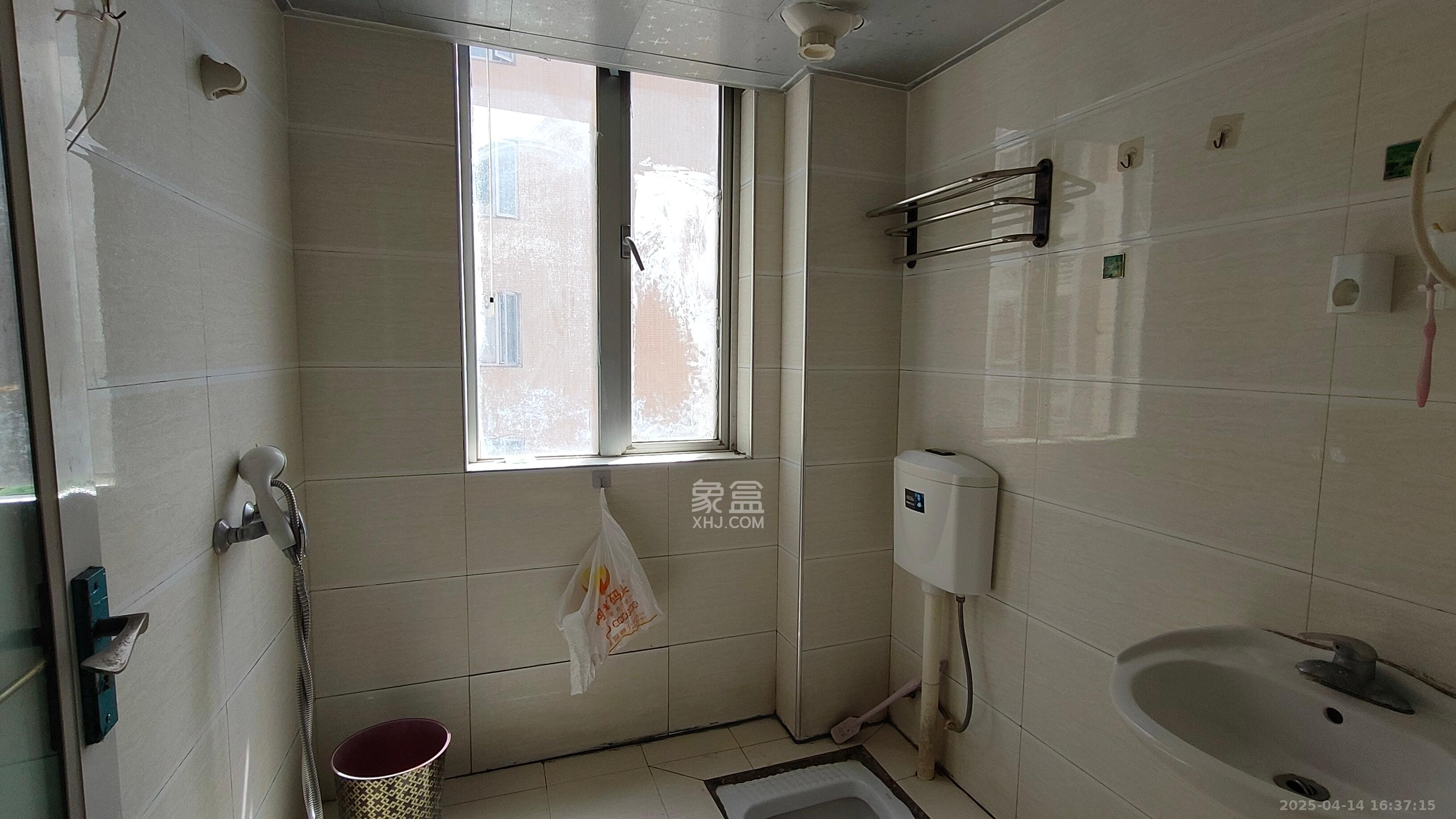 恒广国际景园一二区 2室2厅1卫 1600.0元/月 恒广国际景园一二区 2室2厅1卫 1600.0元/月室内图