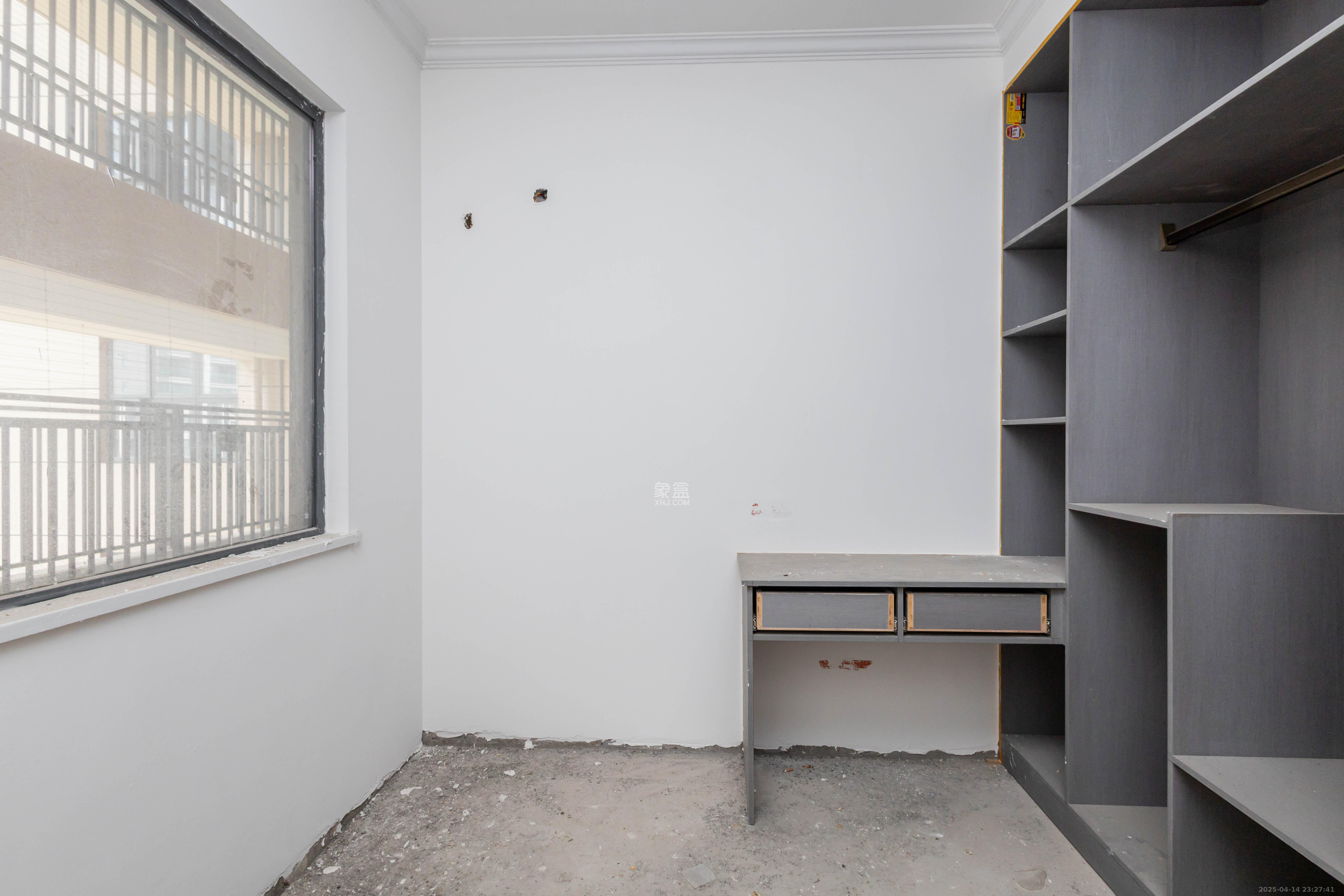 日盛湖湘花苑  3室2厅2卫    92.8万 日盛湖湘花苑  3室2厅2卫    92.8万卧室