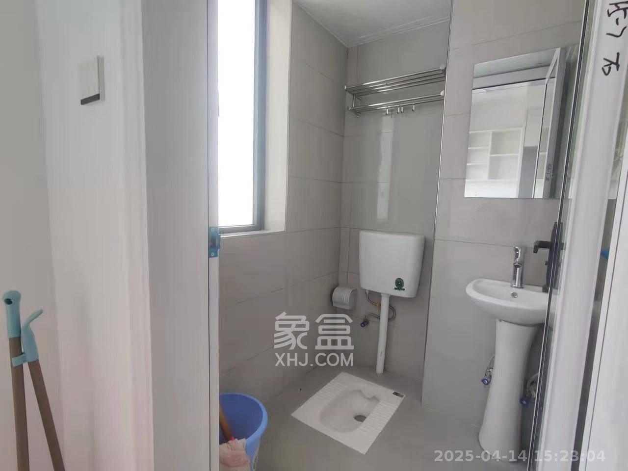 和庄  1室1厅1卫   1600.00元/月室内图