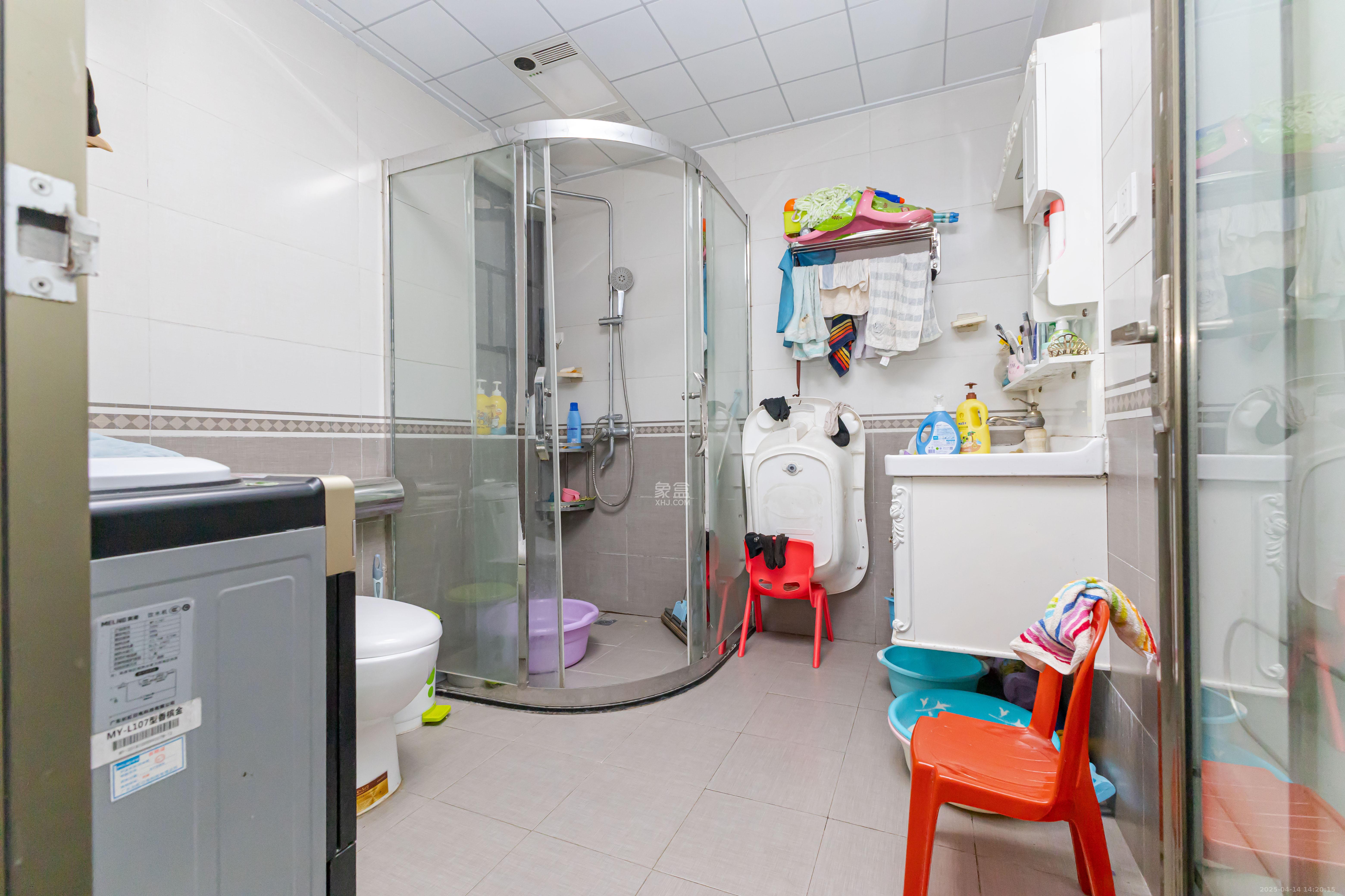 长燃新奥佳园  4室2厅2卫    99.8万 长燃新奥佳园  4室2厅2卫    99.8万卫生间