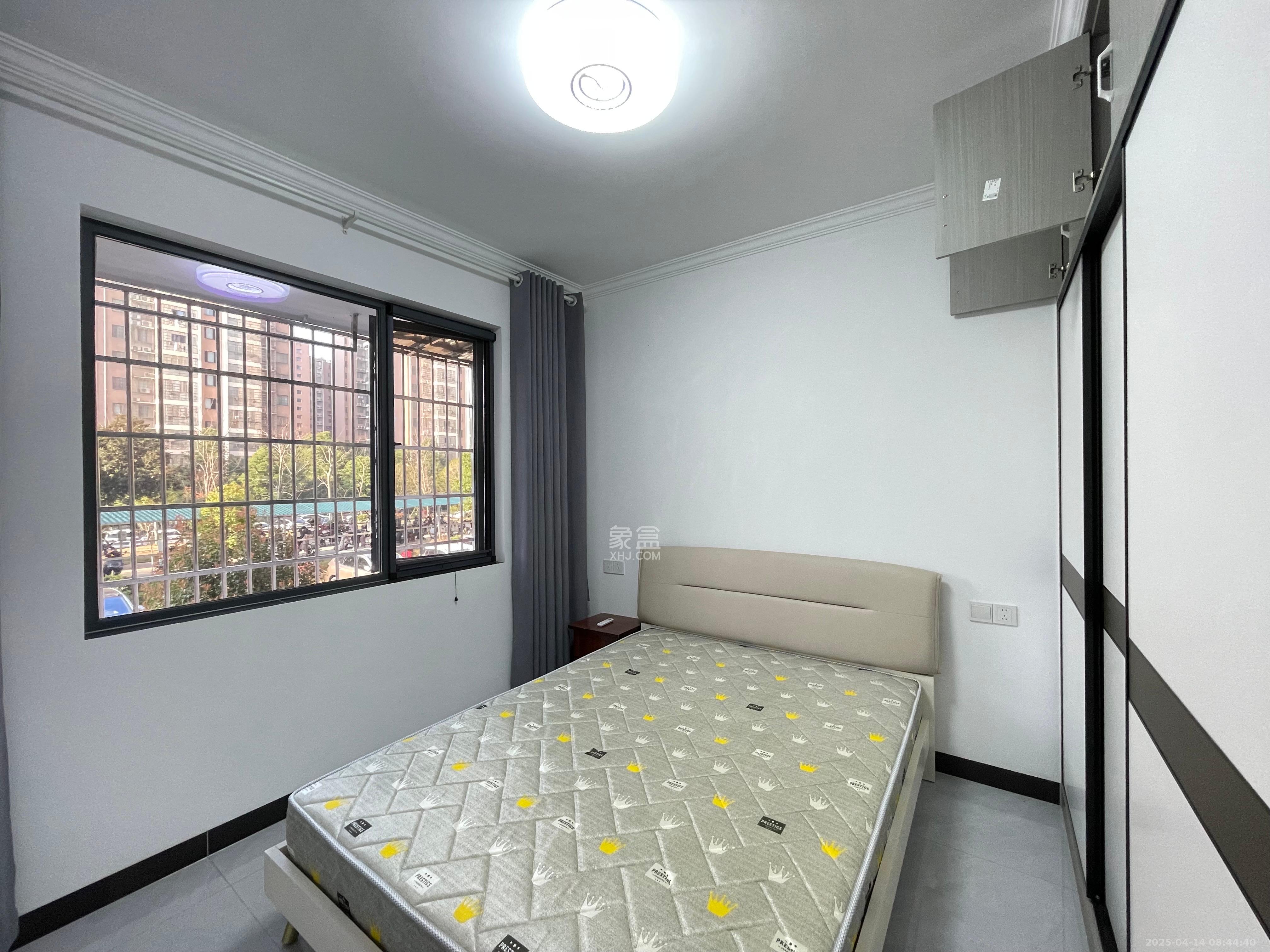 山水新城  3室2厅2卫   2600.00元/月室内图