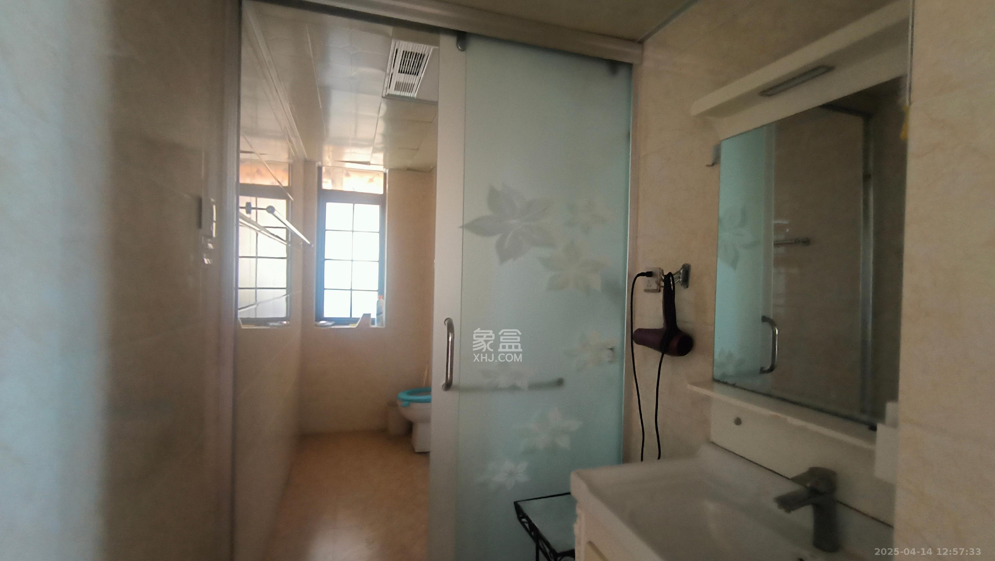 宏聚地中海 3室2厅2卫 2000.0元/月 宏聚地中海 3室2厅2卫 2000.0元/月室内图