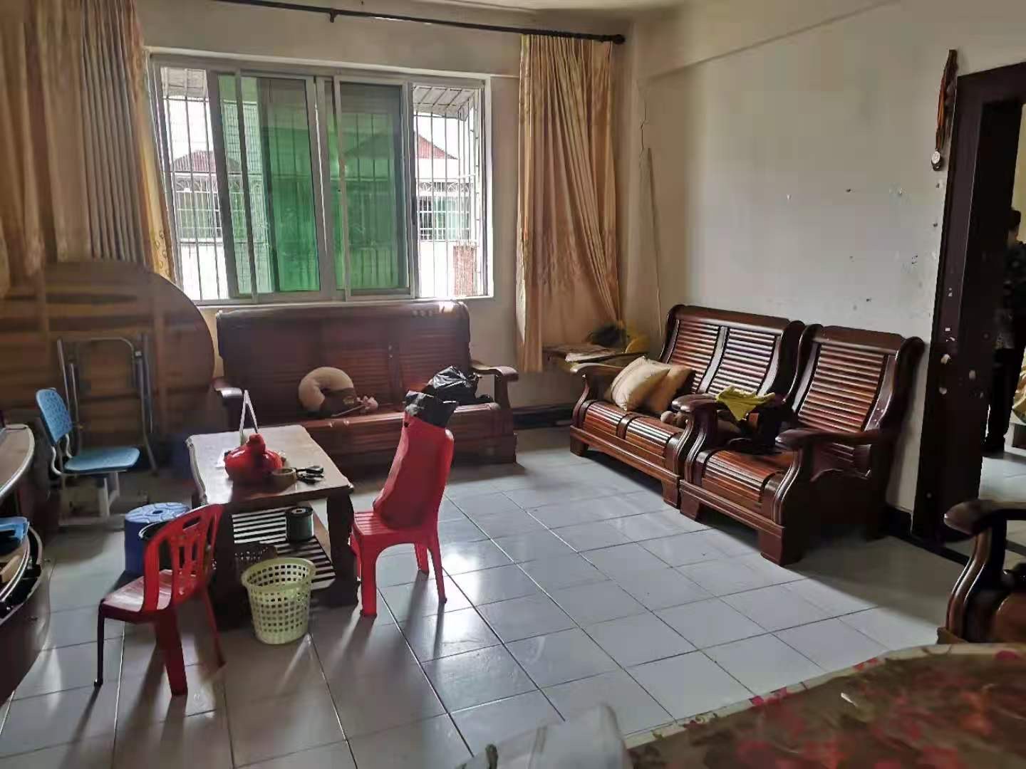 大天花园 2室1厅1卫 90.0万 大天花园 2室1厅1卫 90.0万客厅