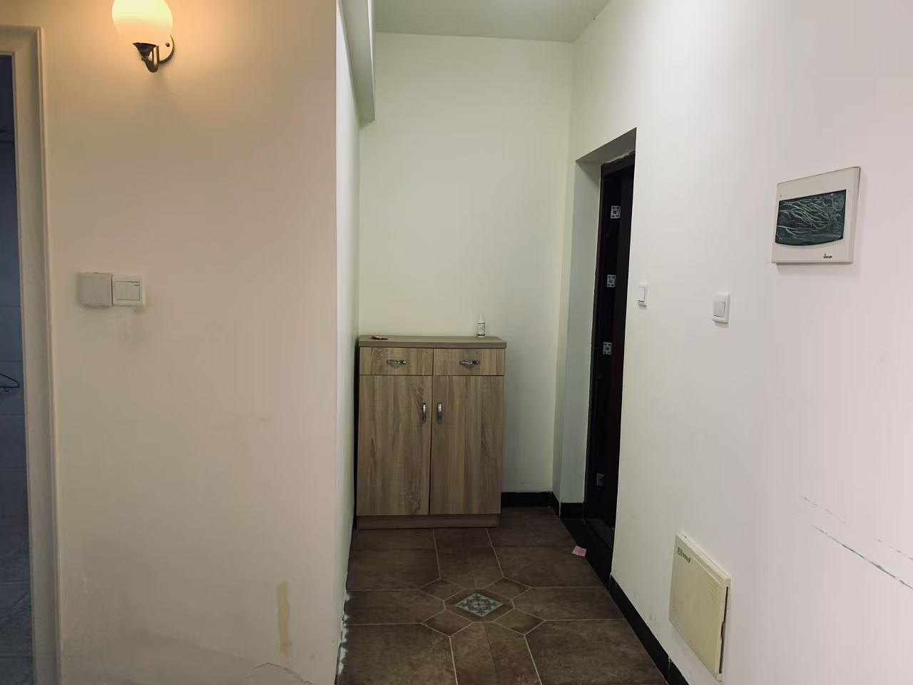 中元湘江翰林  2室2厅1卫    1400.0元/月 中元湘江翰林  2室2厅1卫    1400.0元/月室内图