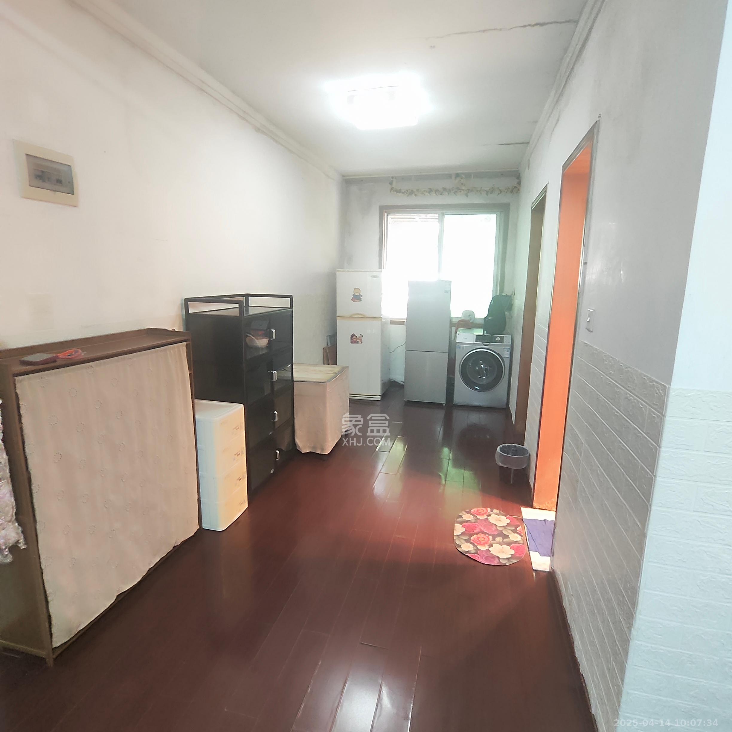 中南汽车世界  2室2厅1卫   1200.00元/月室内图