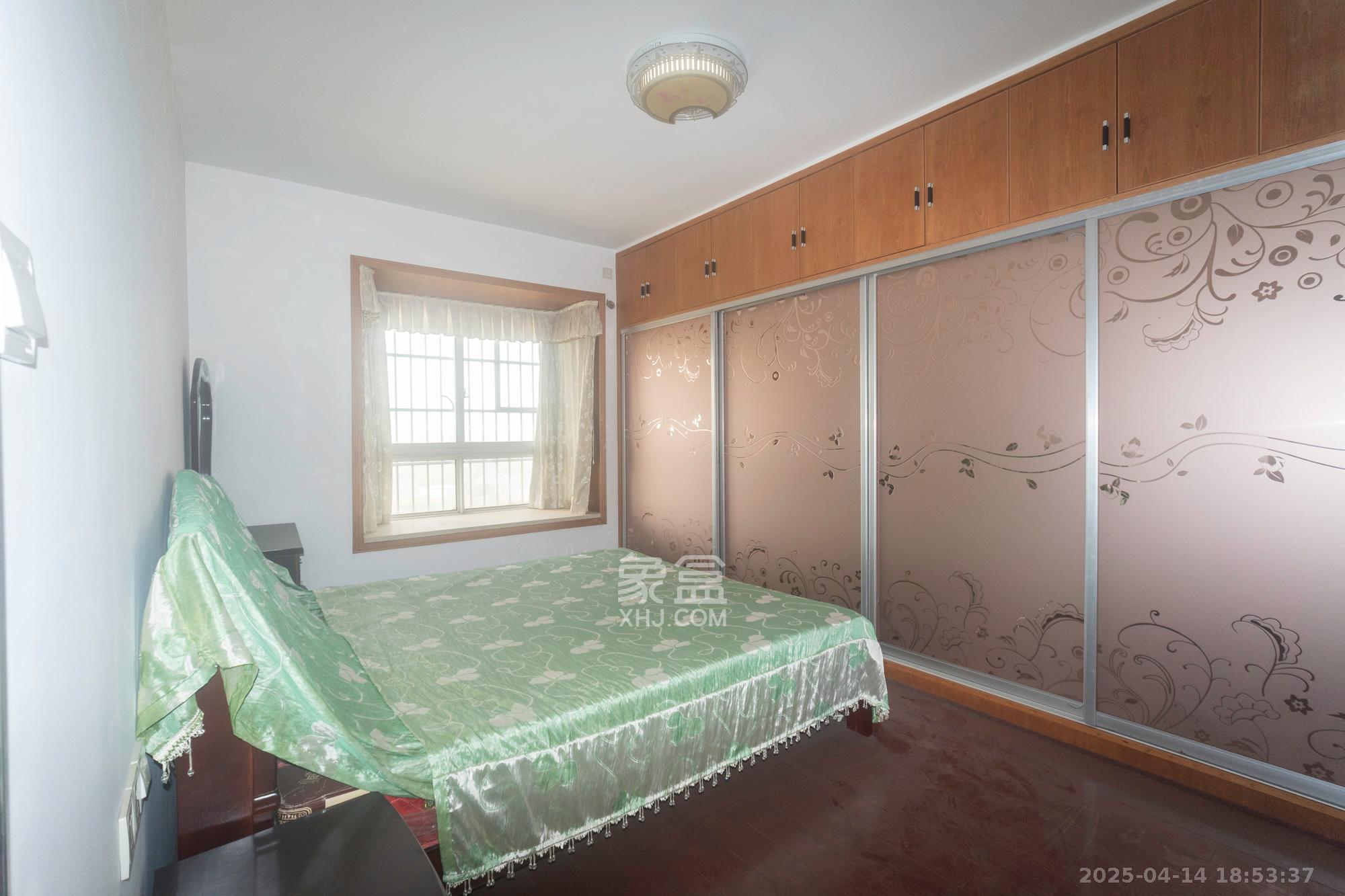 紫晶城 3室2厅2卫 59.8万 紫晶城 3室2厅2卫 59.8万卧室