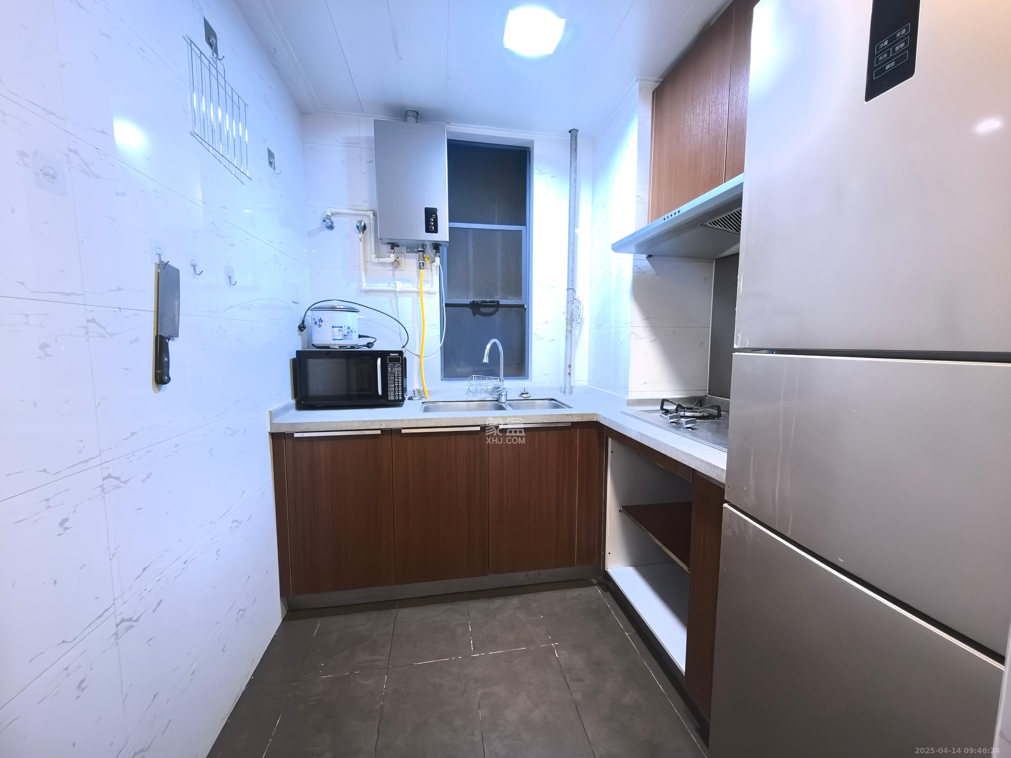 万科城 2室2厅1卫 2100.0元/月 万科城 2室2厅1卫 2100.0元/月室内图