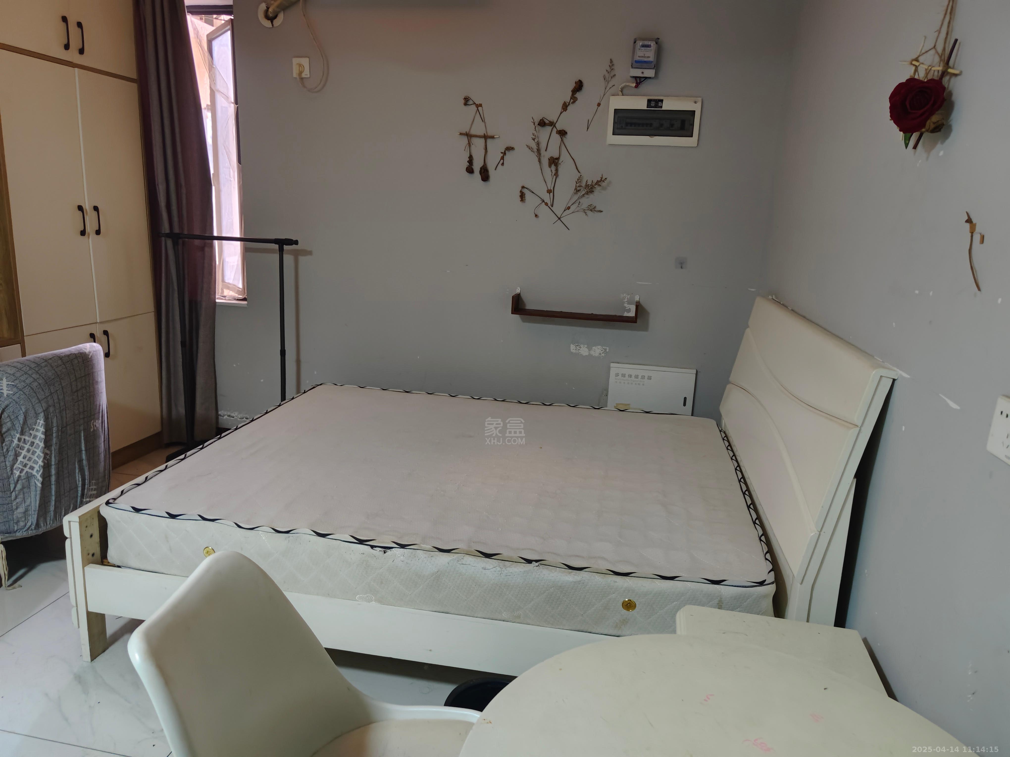 文艺复兴(未来城) 1室1厅1卫 1000.0元/月 文艺复兴(未来城) 1室1厅1卫 1000.0元/月室内图