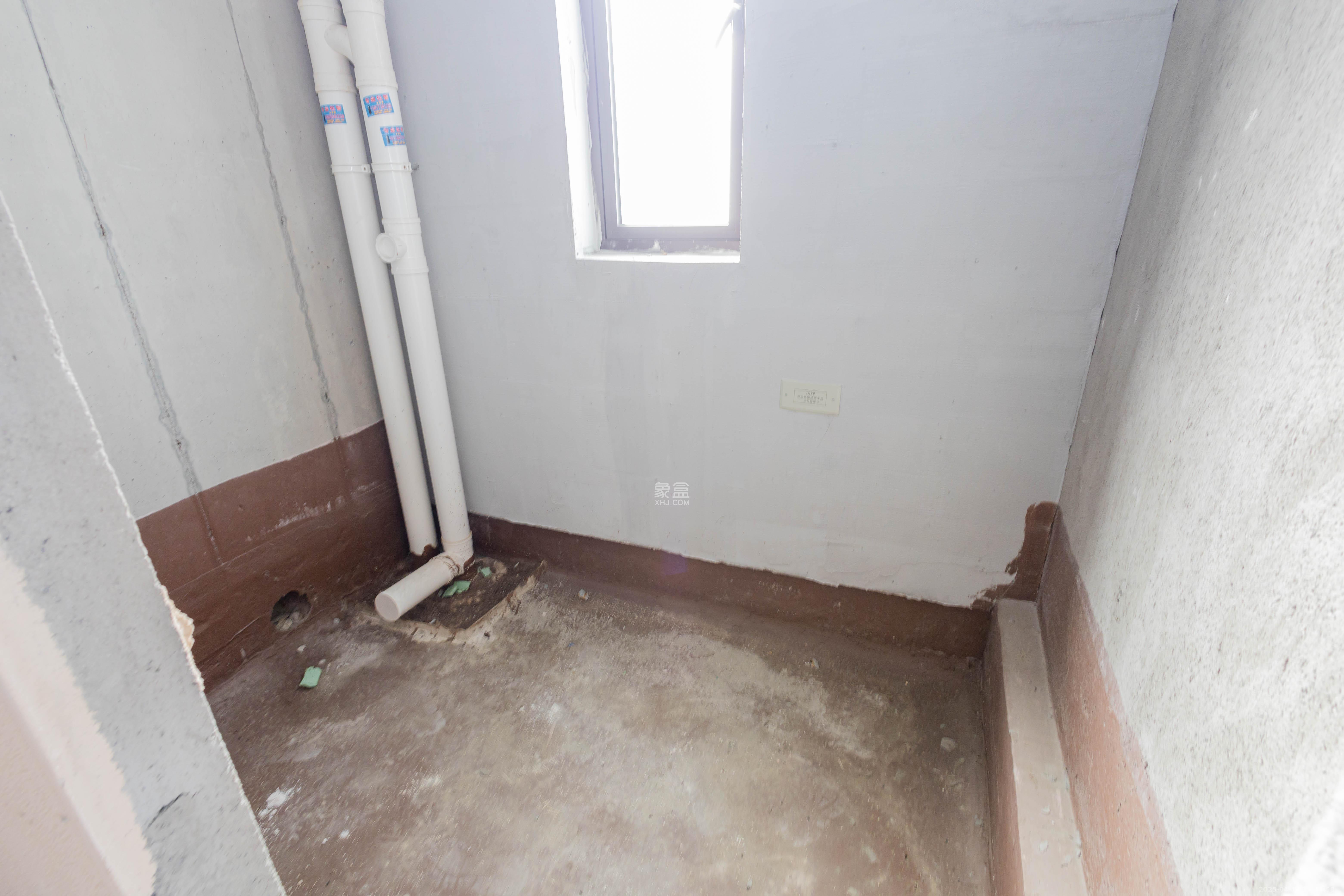 新城恒伟汇隽风华 3室2厅1卫 55.0万 新城恒伟汇隽风华 3室2厅1卫 55.0万卫生间