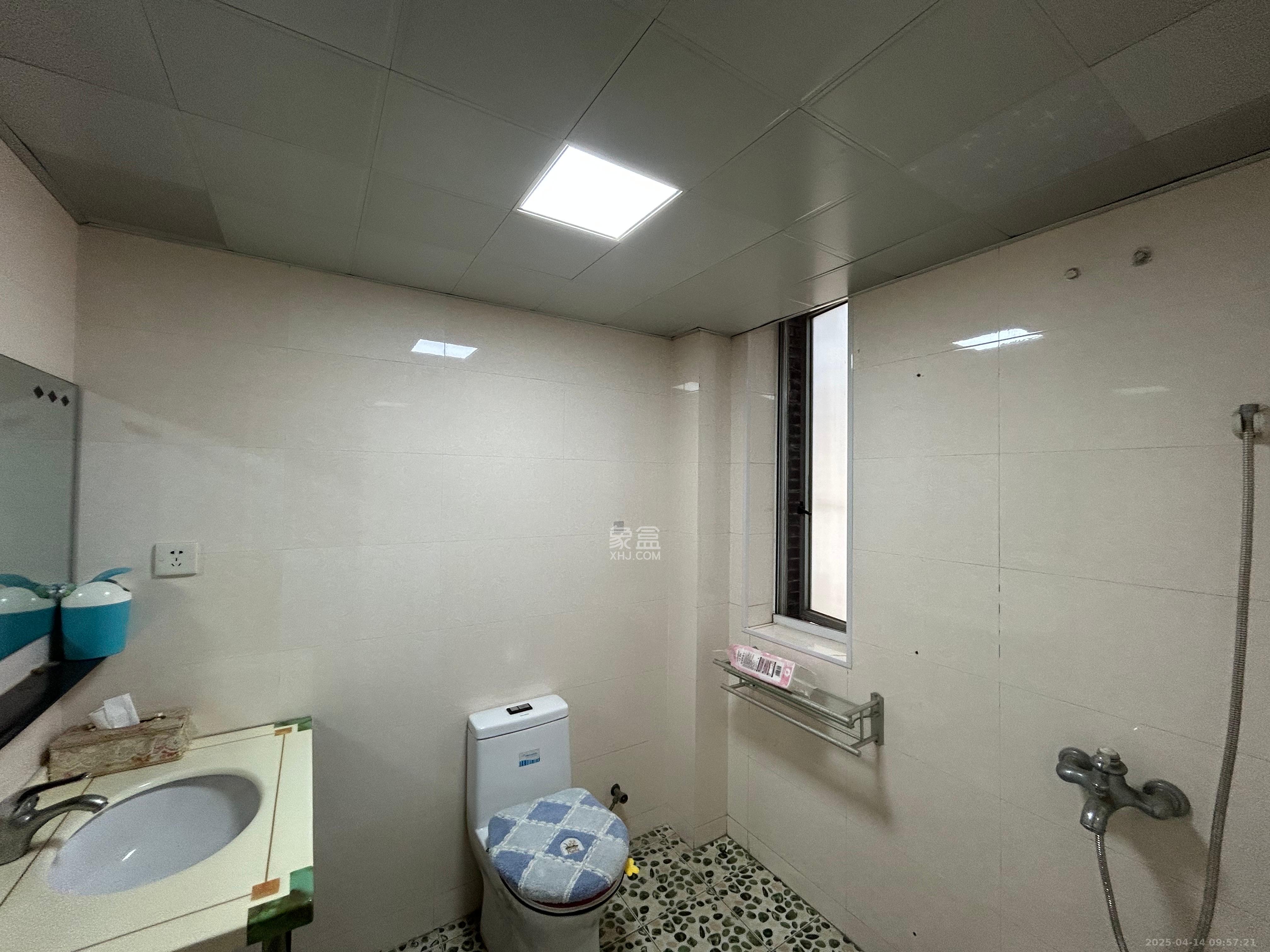 红树湾  3室2厅1卫   2200.00元/月室内图