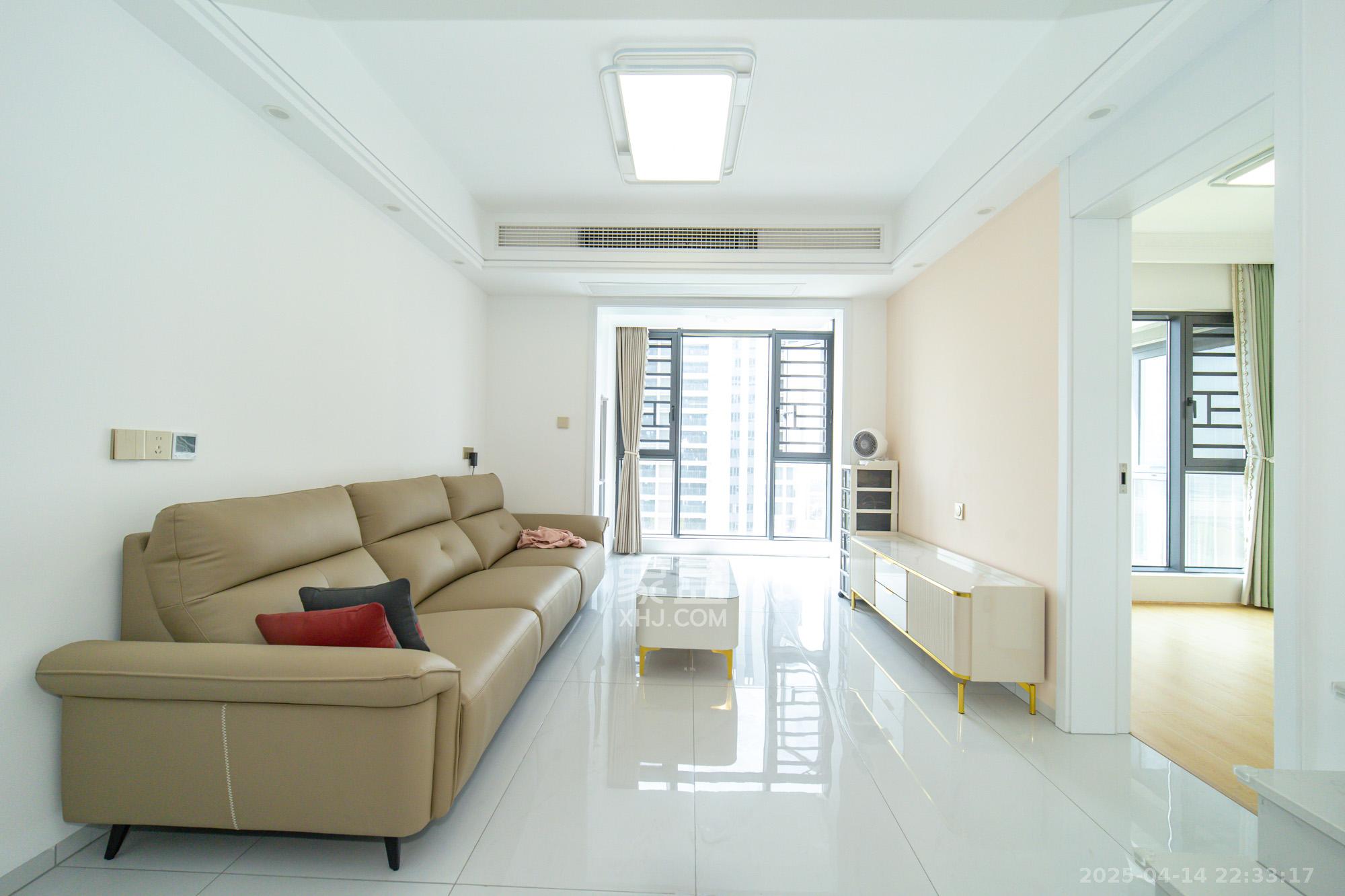 金辉优步星樾 3室2厅2卫 95.0万 金辉优步星樾 3室2厅2卫 95.0万客厅