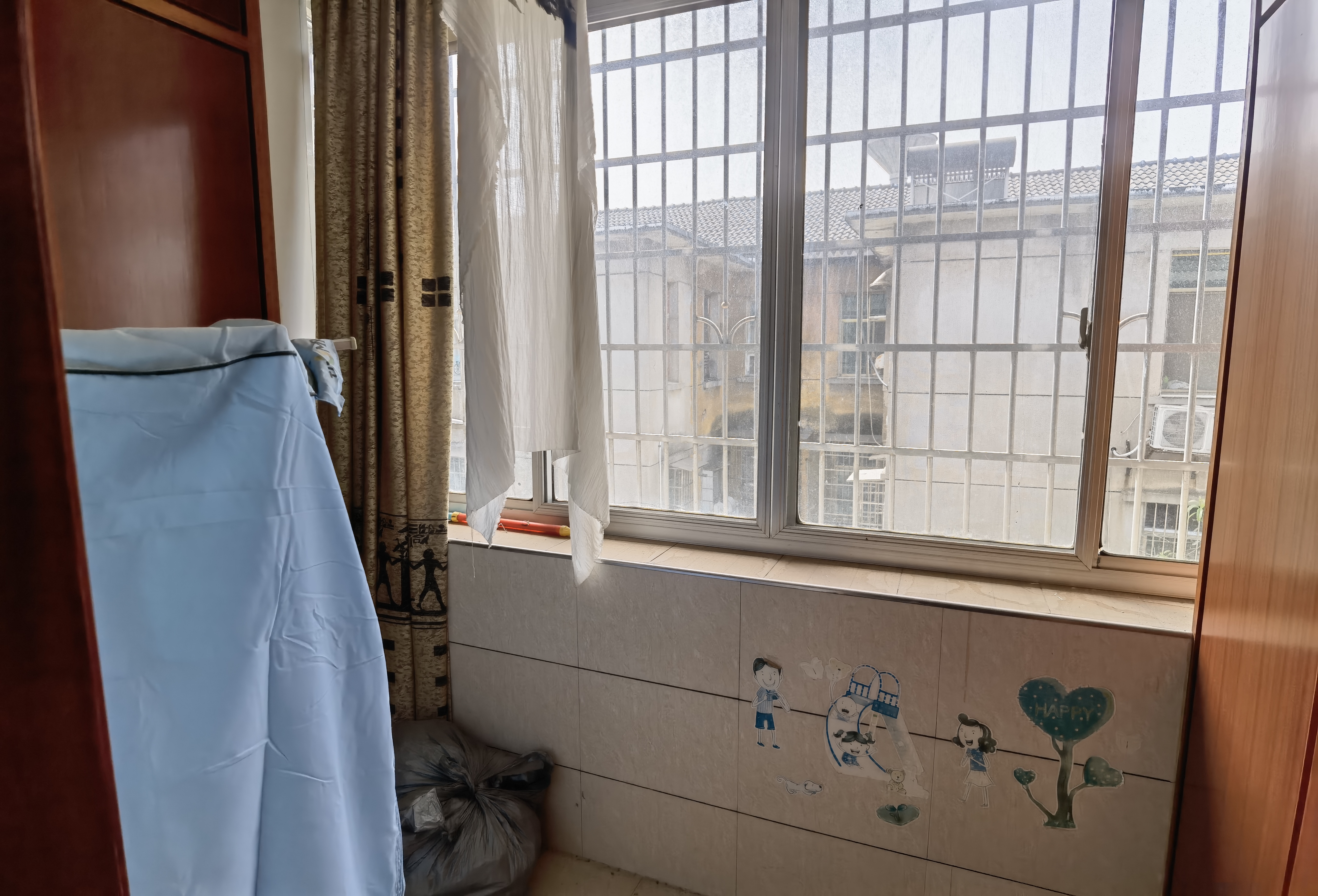 老市政府家属楼(机关三院) 3室2厅1卫 28.8万 老市政府家属楼(机关三院) 3室2厅1卫 28.8万室内图