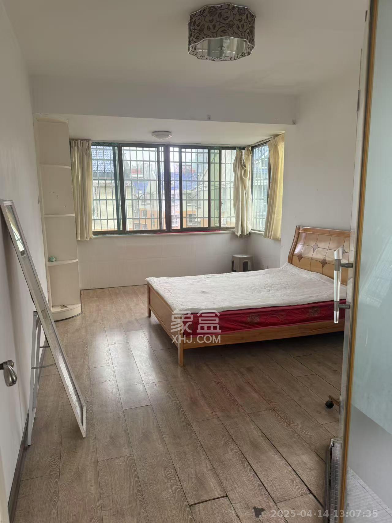 金霞十号重建地  1室2厅2卫    2200.0元/月 金霞十号重建地  1室2厅2卫    2200.0元/月室内图